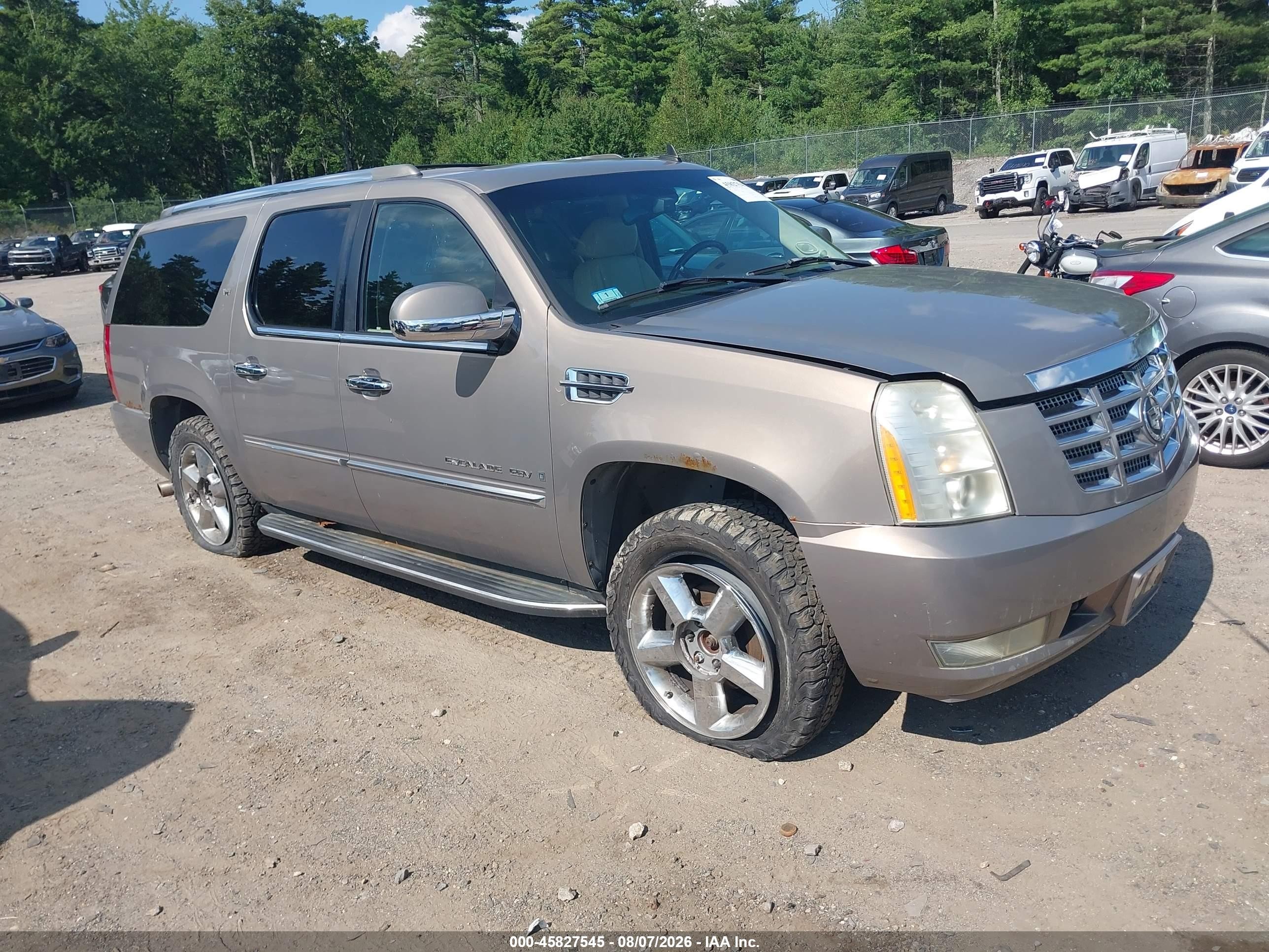 2007 Cadillac Escalade ESV, VIN 1GYFK668X7R252262 — Normal wear