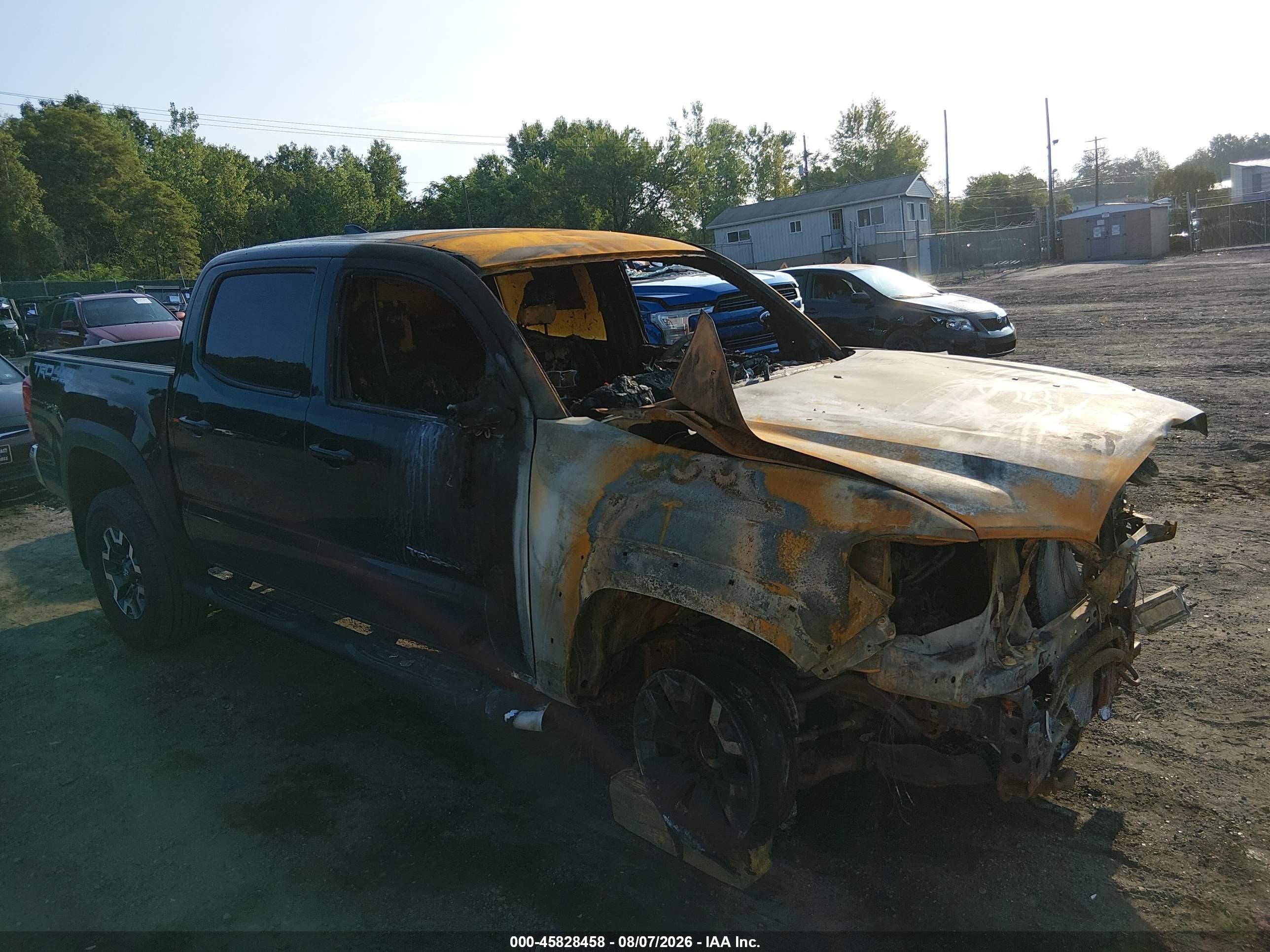2016 Toyota Tacoma TRD Off Road, VIN 3TMCZ5AN2GM029467 — Engine fire