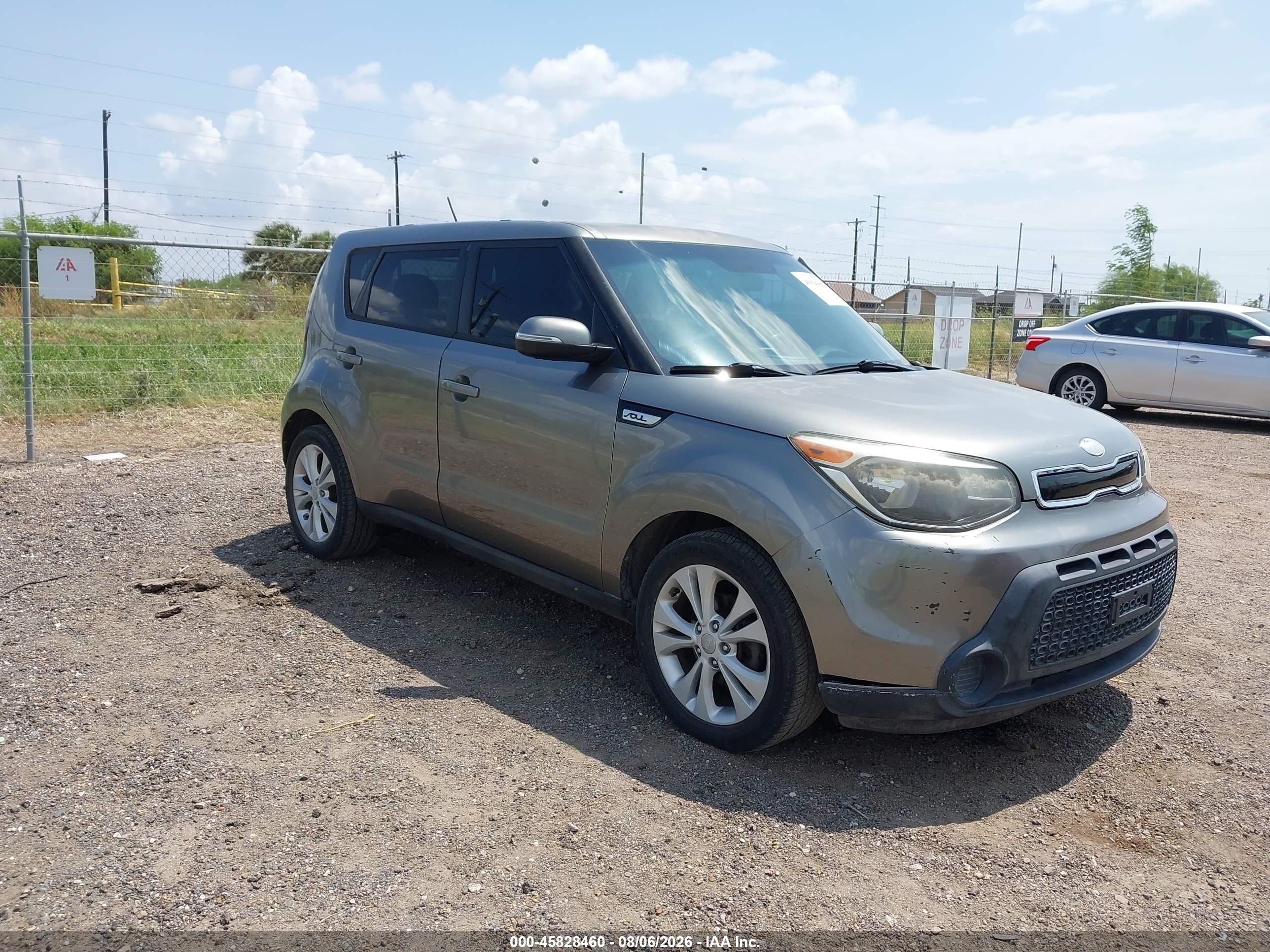 2014 Kia Soul +, VIN KNDJP3A55E7029410 — Front end