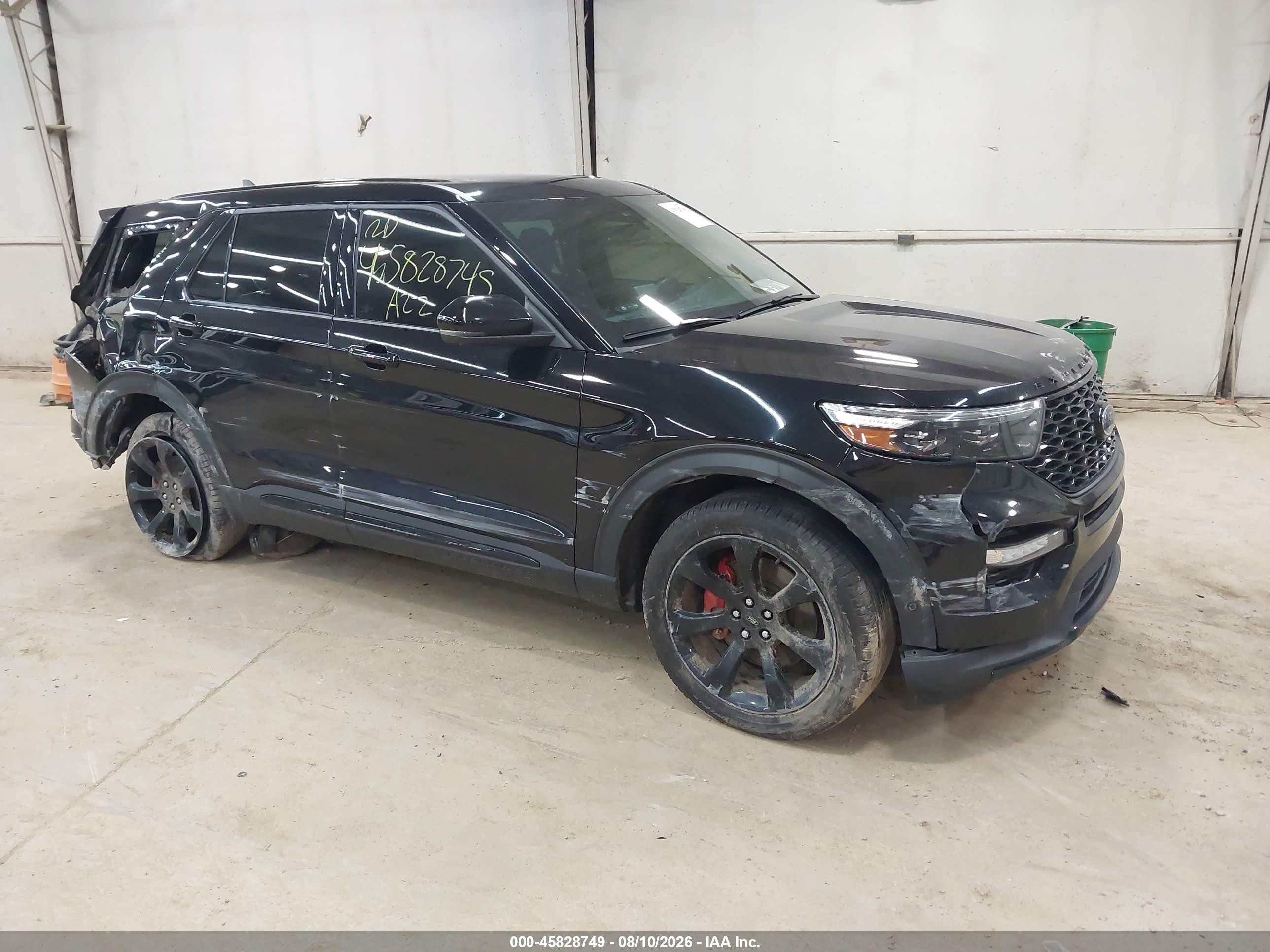 2022 Ford Explorer ST, VIN 1FM5K8GC4NGA25427 — Rear end