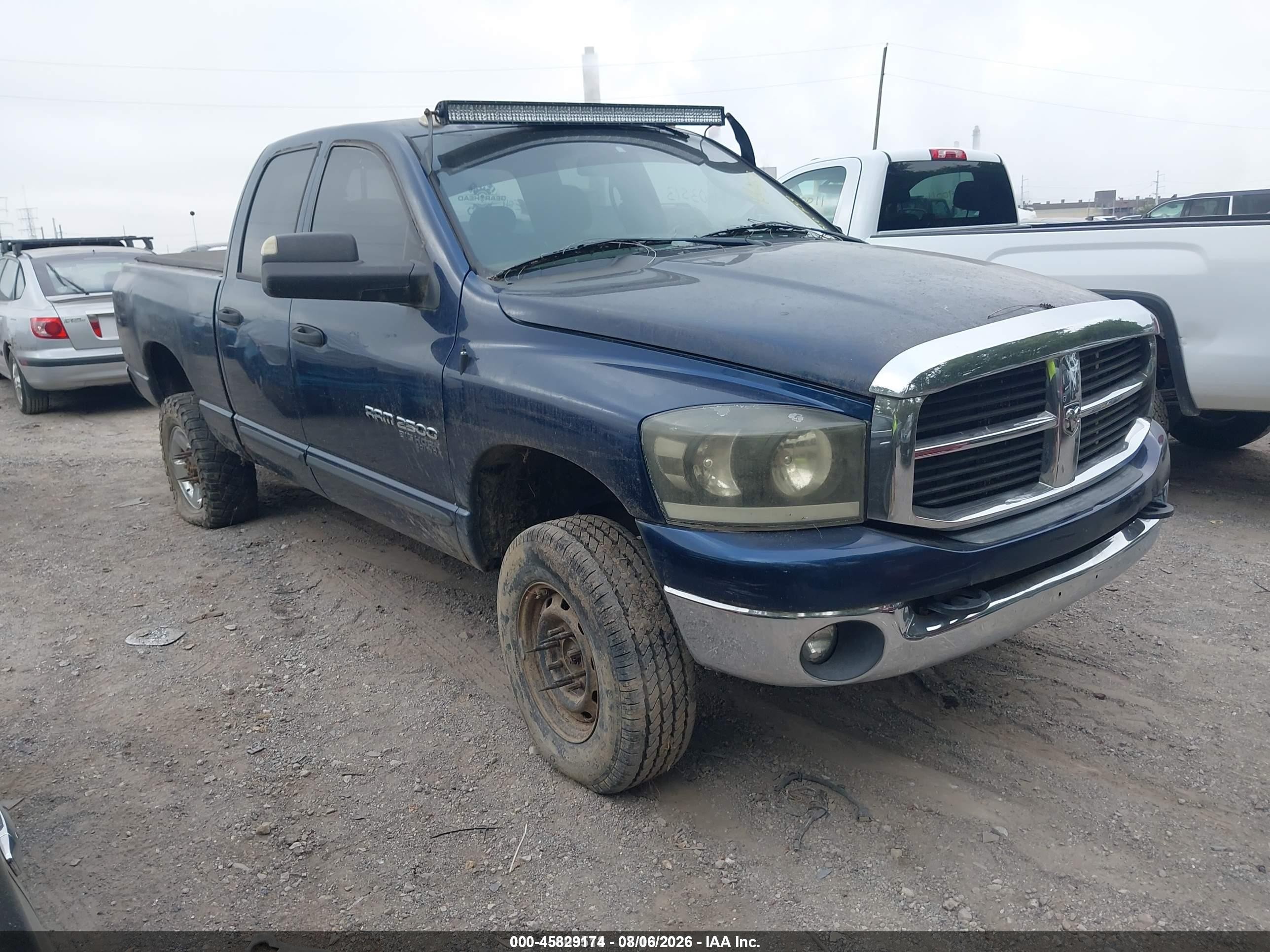 2006 Dodge 2500 SLT, VIN 3D7KS28C96G283876 — Перед