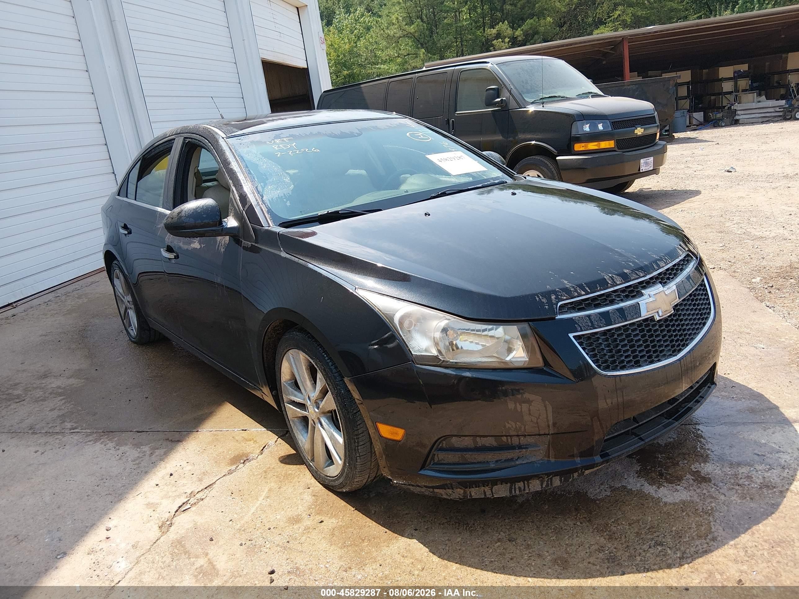 2011 Chevrolet Cruze LTZ, VIN 1G1PH5S9XB7154976 — Бок
