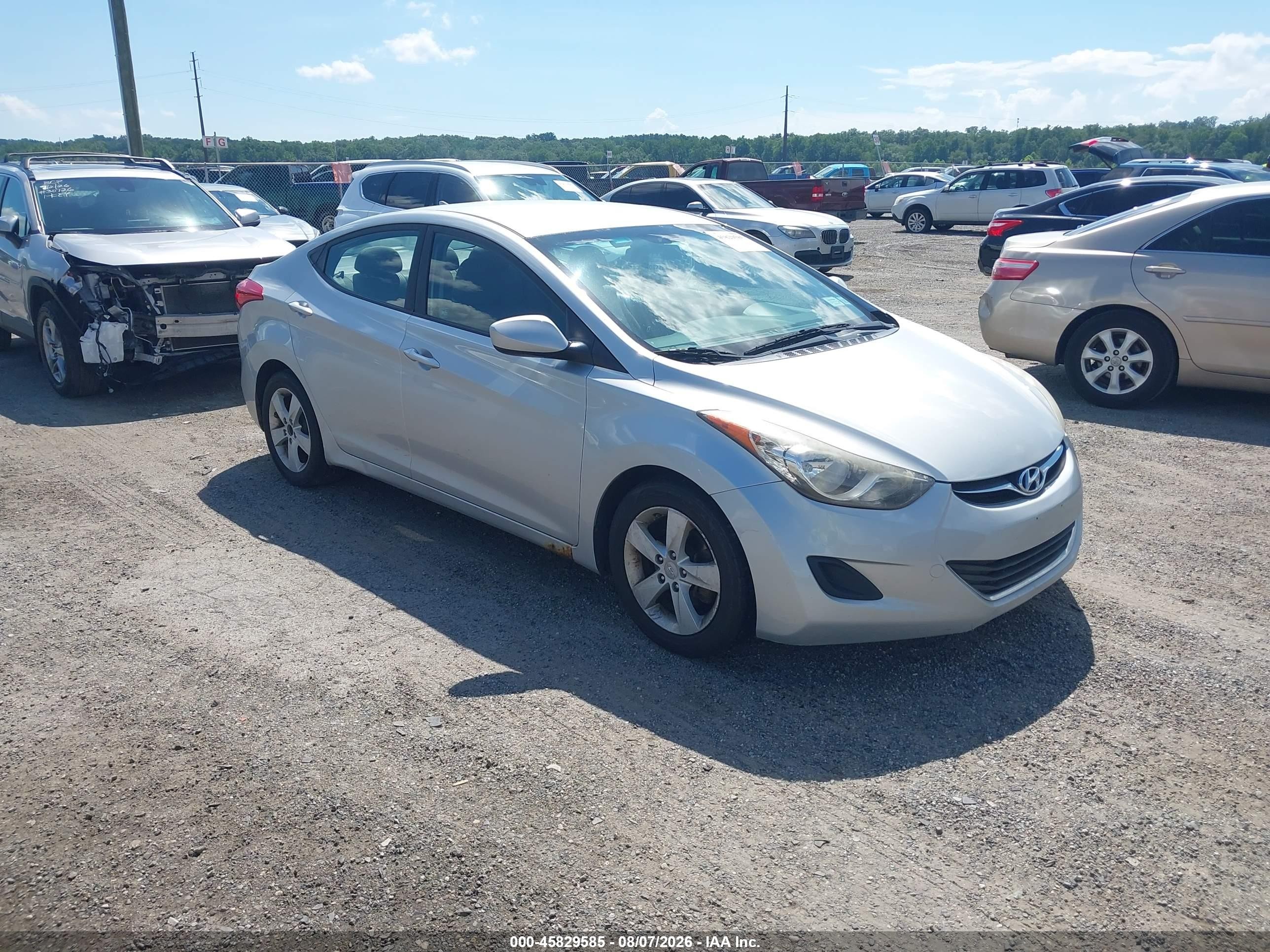 2013 Hyundai Elantra GLS, VIN 5NPDH4AE3DH314004 — Normal wear