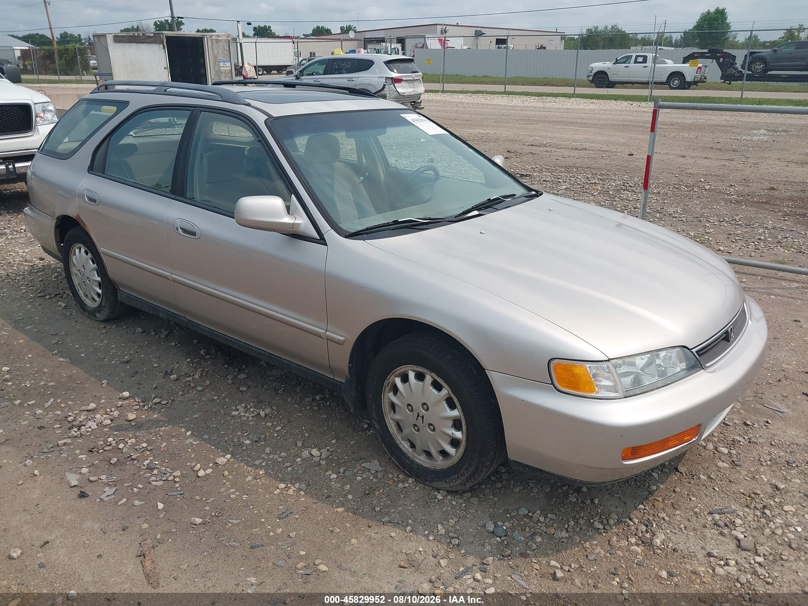 1997 Honda Accord EX, VIN 1HGCE1899VA009595 — Normal wear