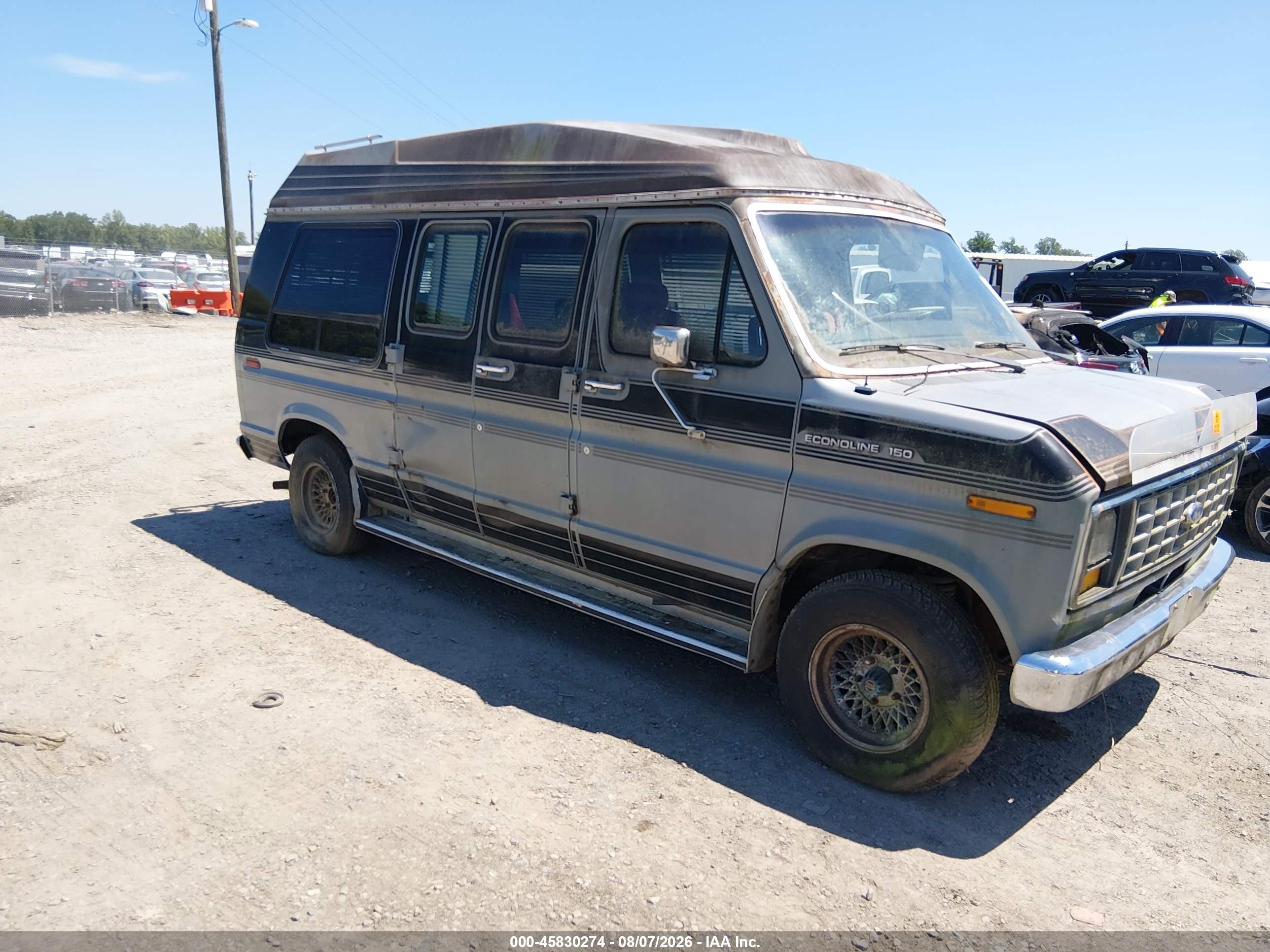 1989 Ford Econoline Cargo, VIN 1FDEE14N0KHB15930 — Normal wear