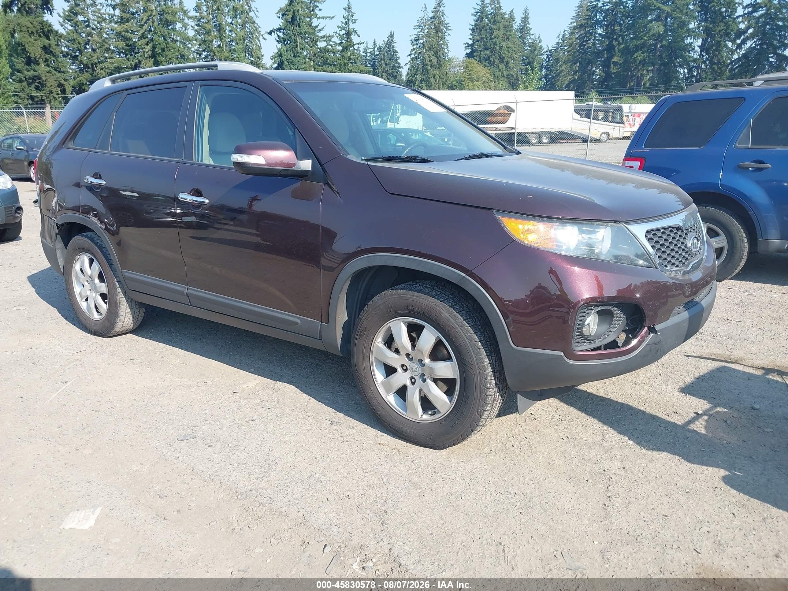 2011 Kia Sorento LX, VIN 5XYKT4A17BG075144 — Normal wear