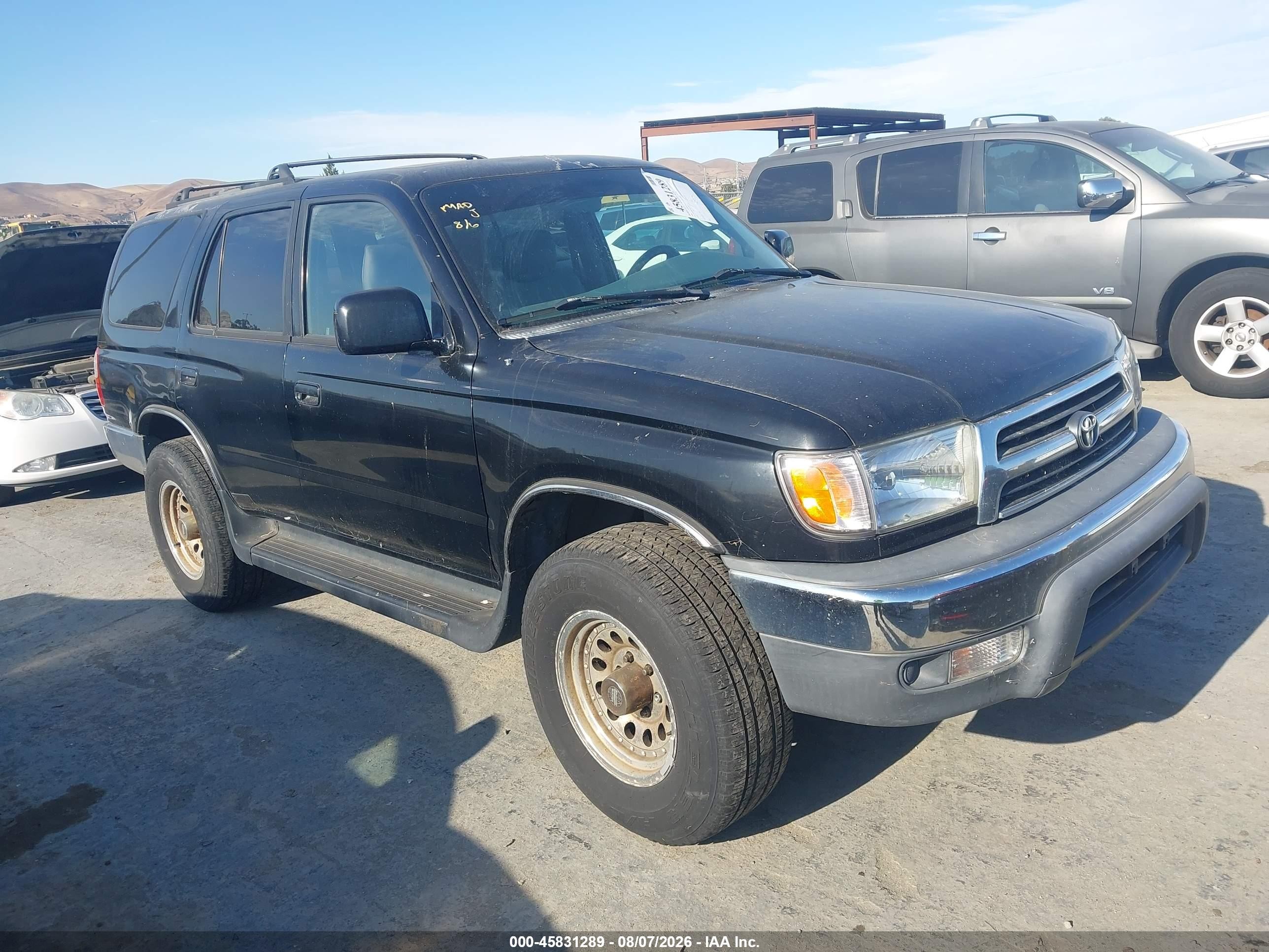 1999 Toyota 4Runner SR5, VIN JT3GN86R1X0126810 — Normal wear