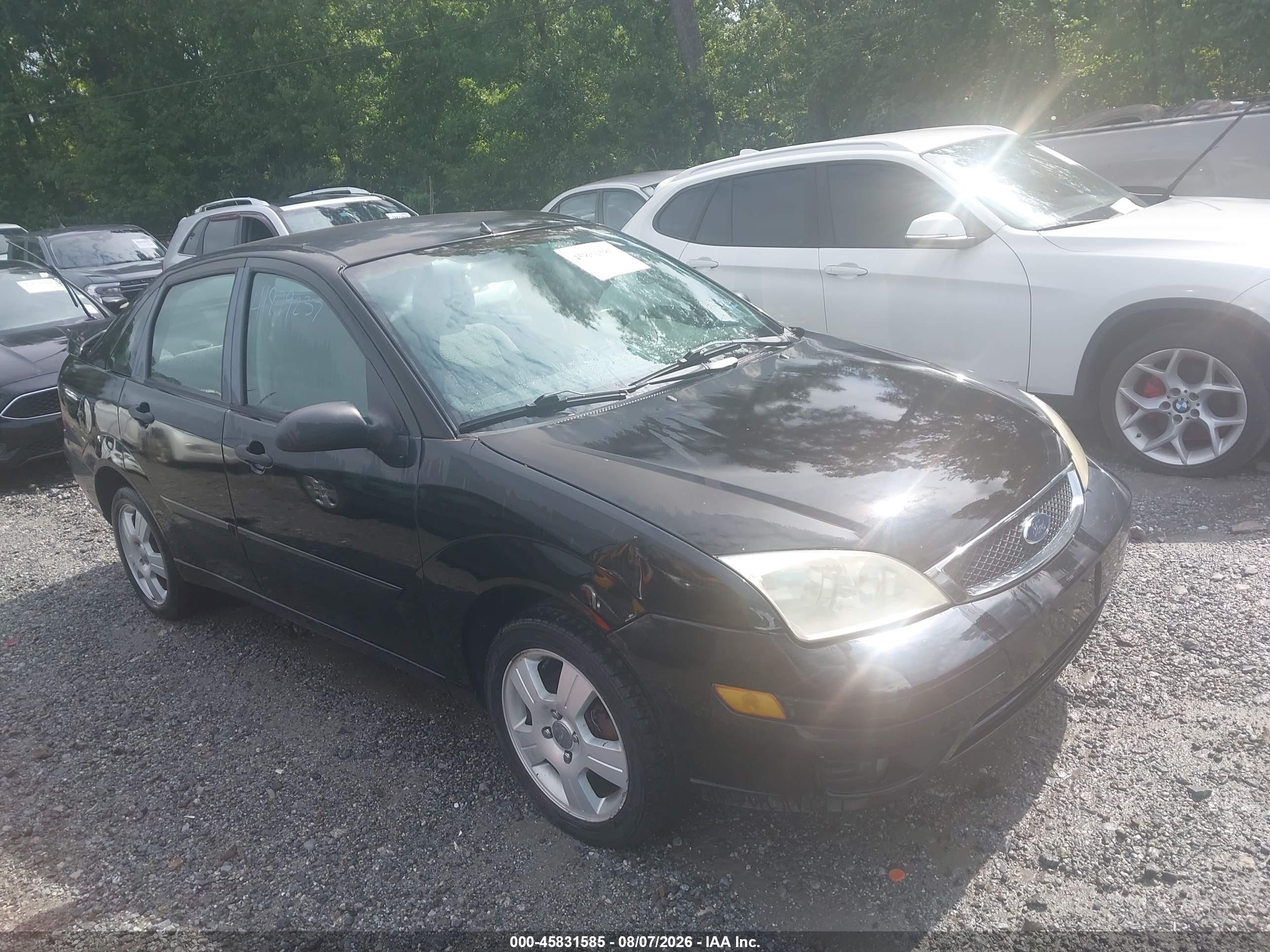 2007 Ford Focus S, VIN 1FAHP34N97W191730 — Front end