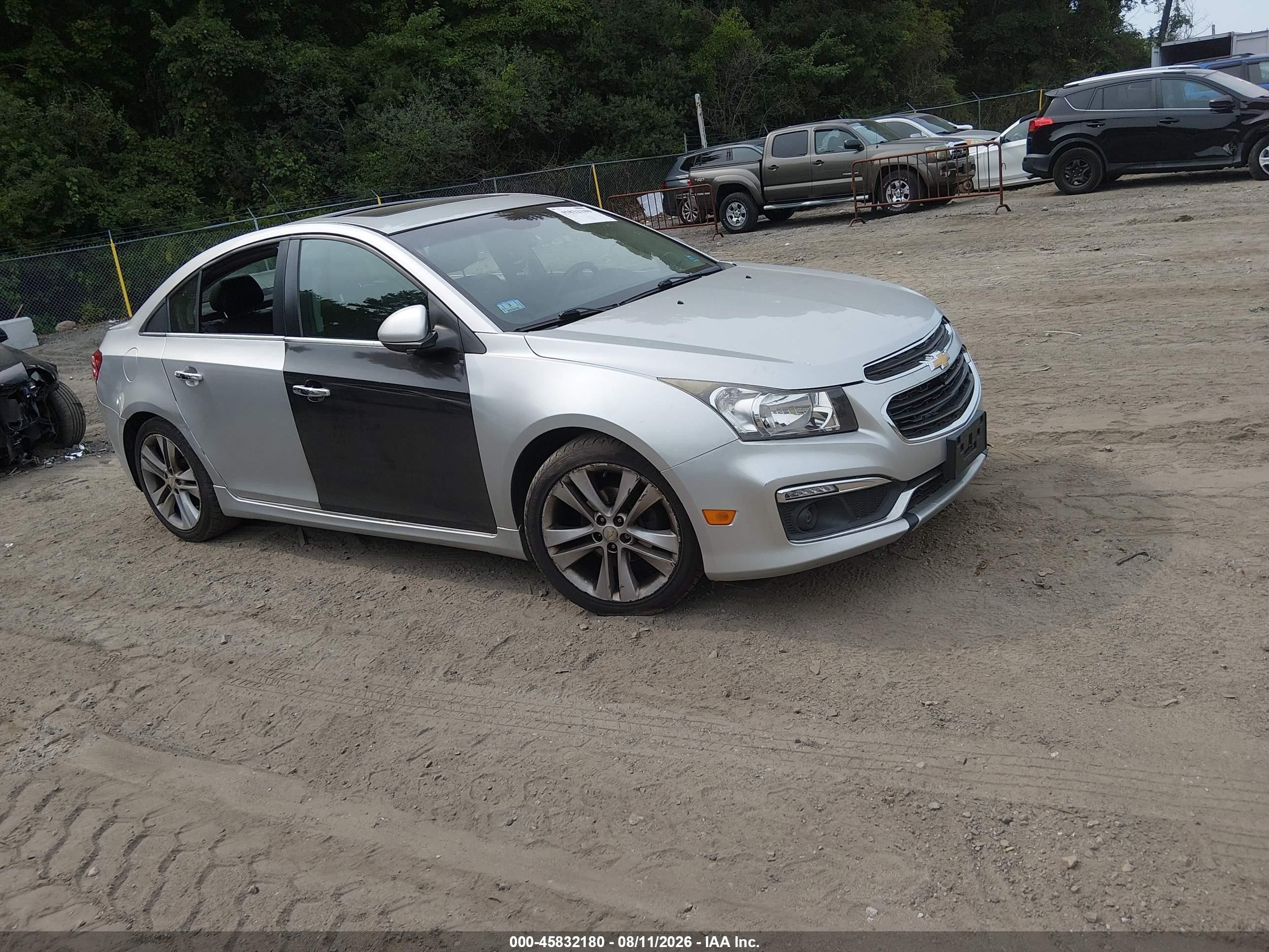 2015 Chevrolet Cruze LTZ, VIN 1G1PG5SB9F7256135 — Side