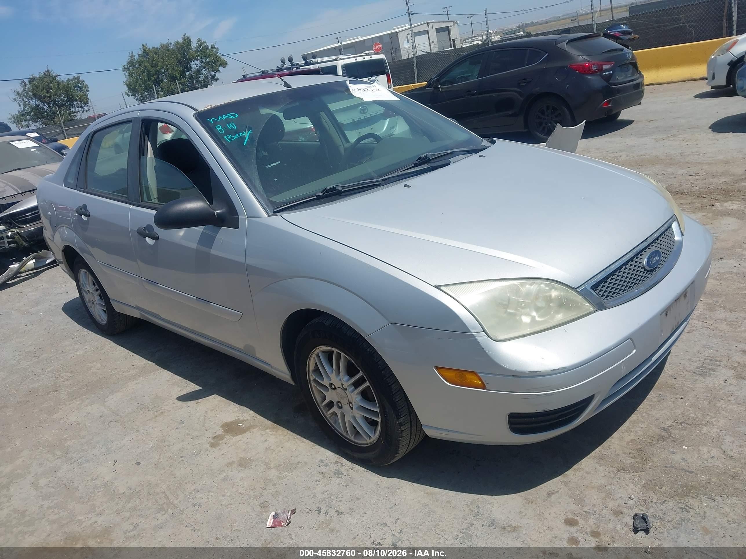 2005 Ford Focus S, VIN 1FAFP34N75W230044 — Normal wear