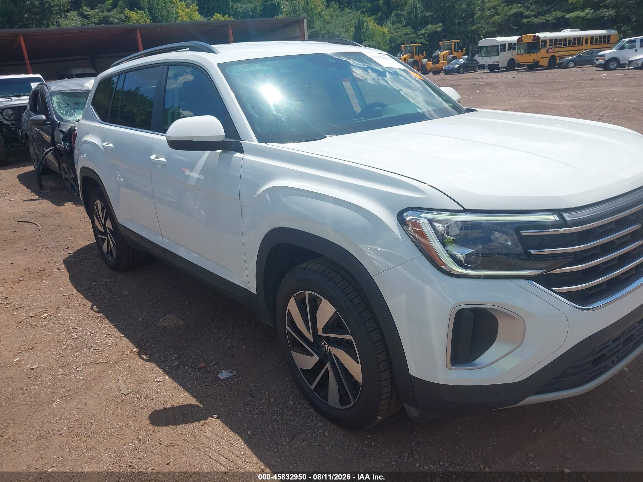 2025 Volkswagen Atlas SE, VIN 1V2WR2CA7SC501421 — Normal wear