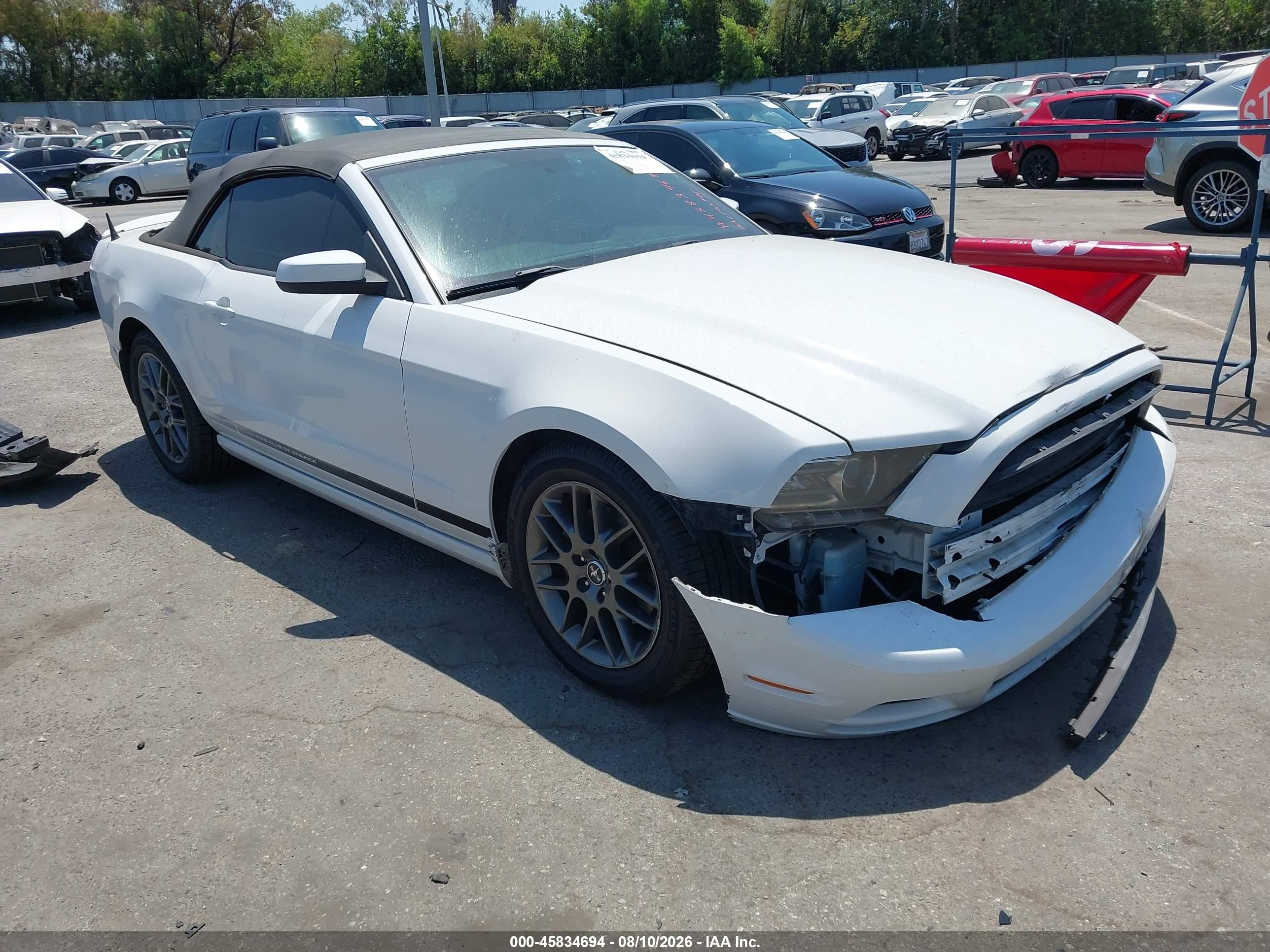 2014 Ford Mustang V6, VIN 1ZVBP8EM8E5322021 — Front end