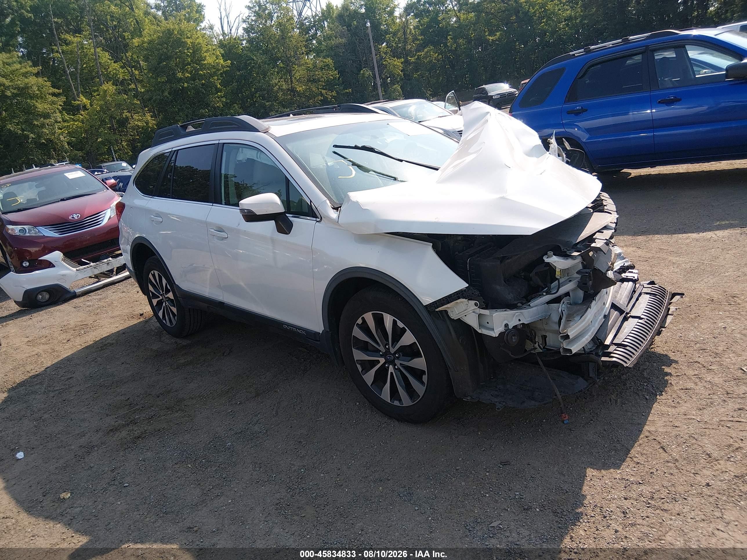2016 Subaru Outback Limited, VIN 4S4BSANC3G3244077 — Front end