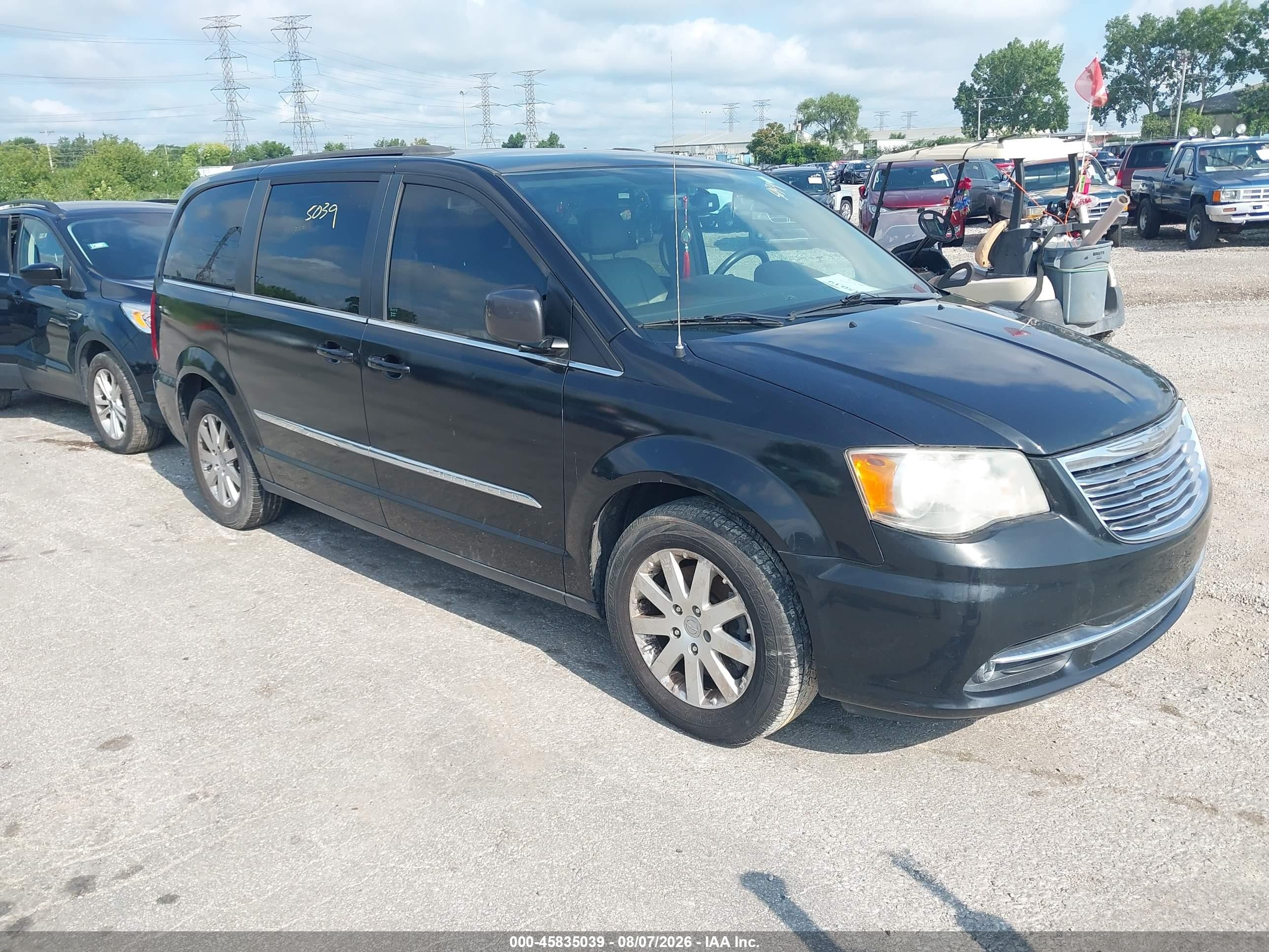 2014 Chrysler Town & Country Touring, VIN 2C4RC1BG8ER439698 — Side
