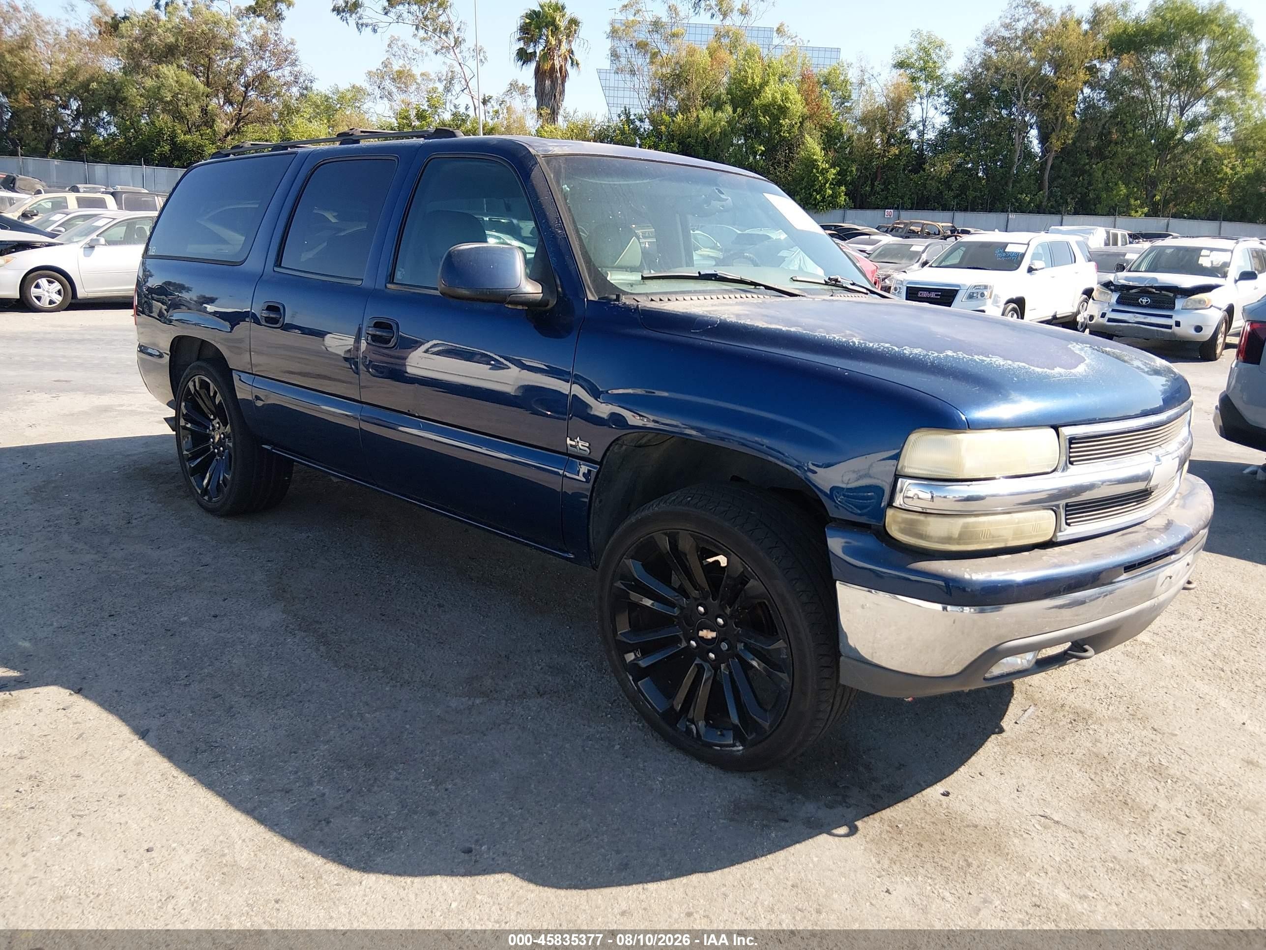 2001 Chevrolet Suburban LS, VIN 3GNEC16T91G135471 — Side