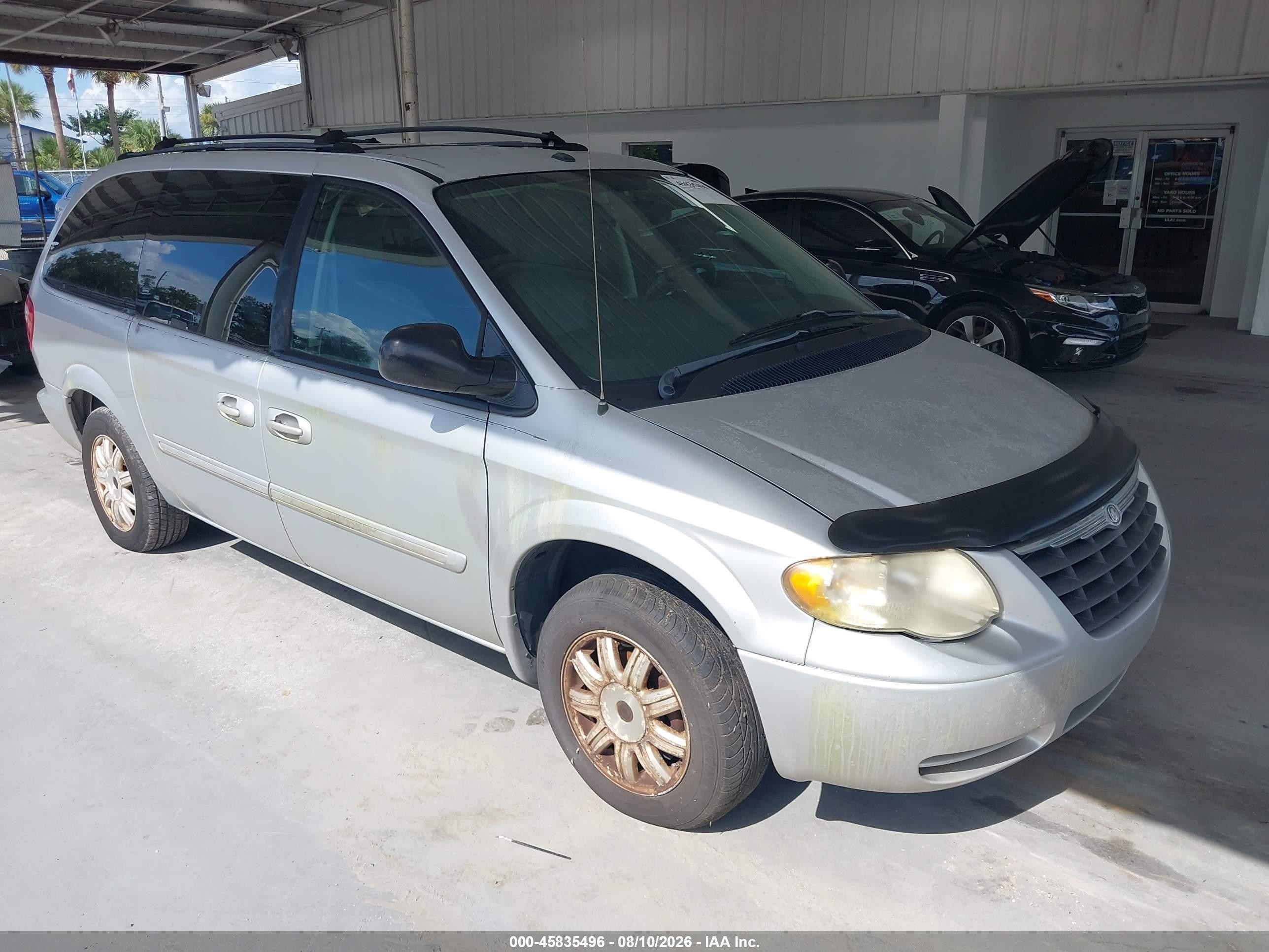 2006 Chrysler Town & Country Touring, VIN 2A4GP54LX6R713864 — Бок