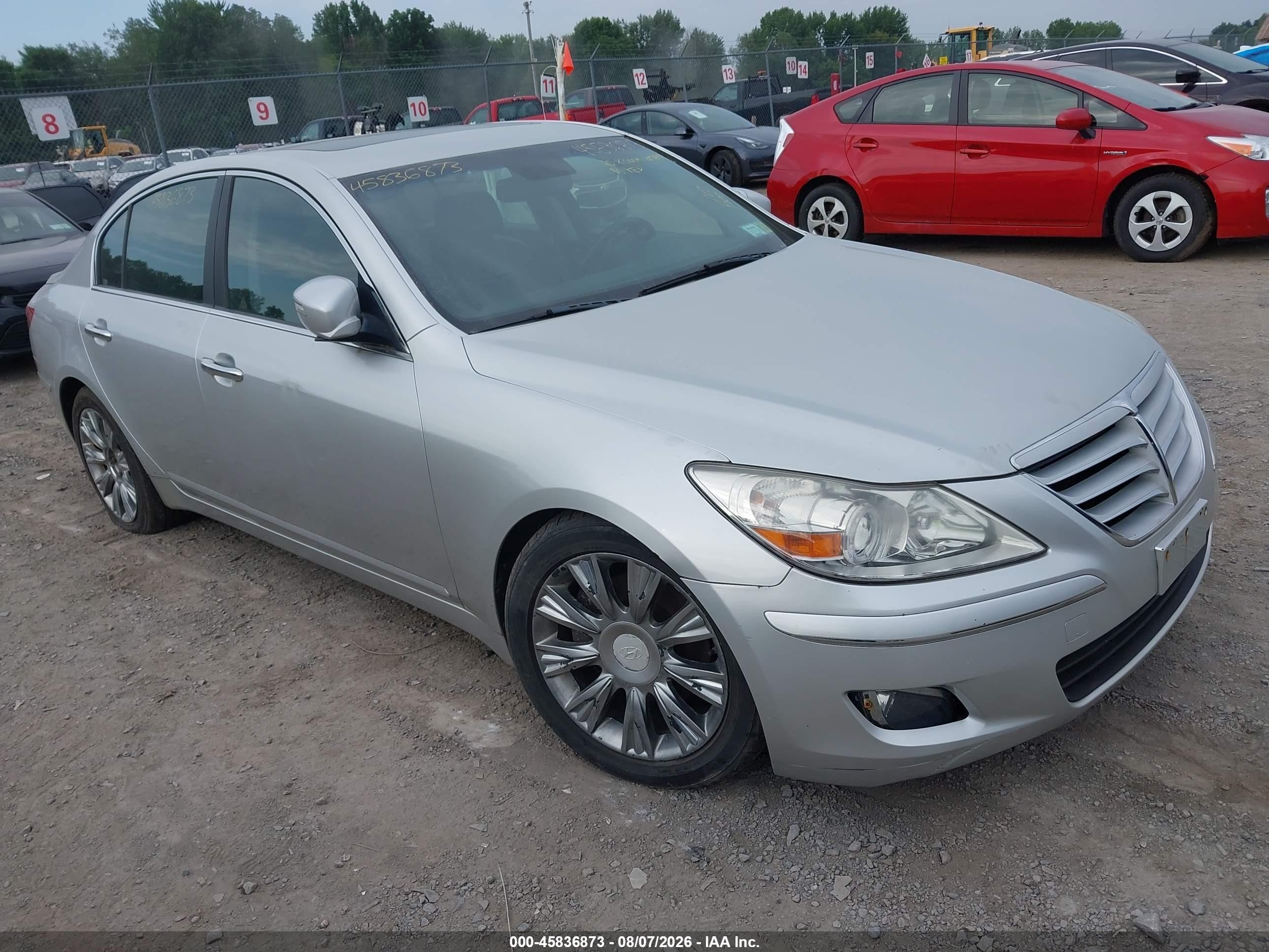 2009 Hyundai Genesis, VIN KMHGC46E29U018498 — Side