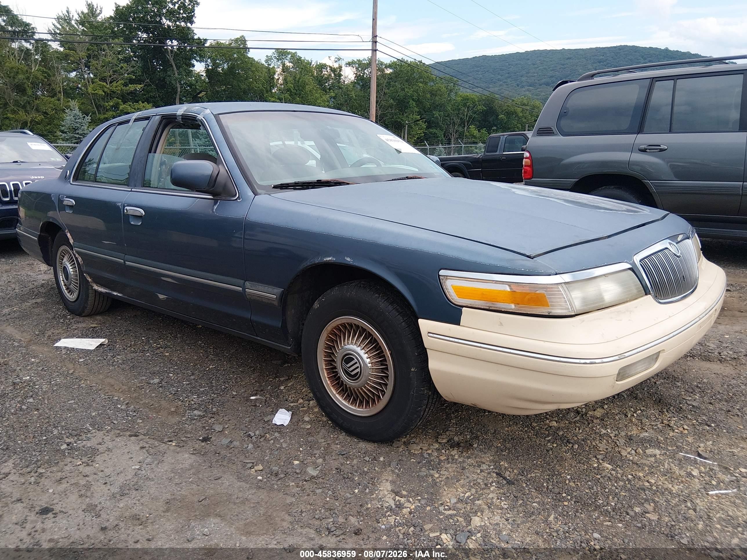 1996 Mercury Grand Marquis GS, VIN 2MELM74W2TX703161 — Normal wear