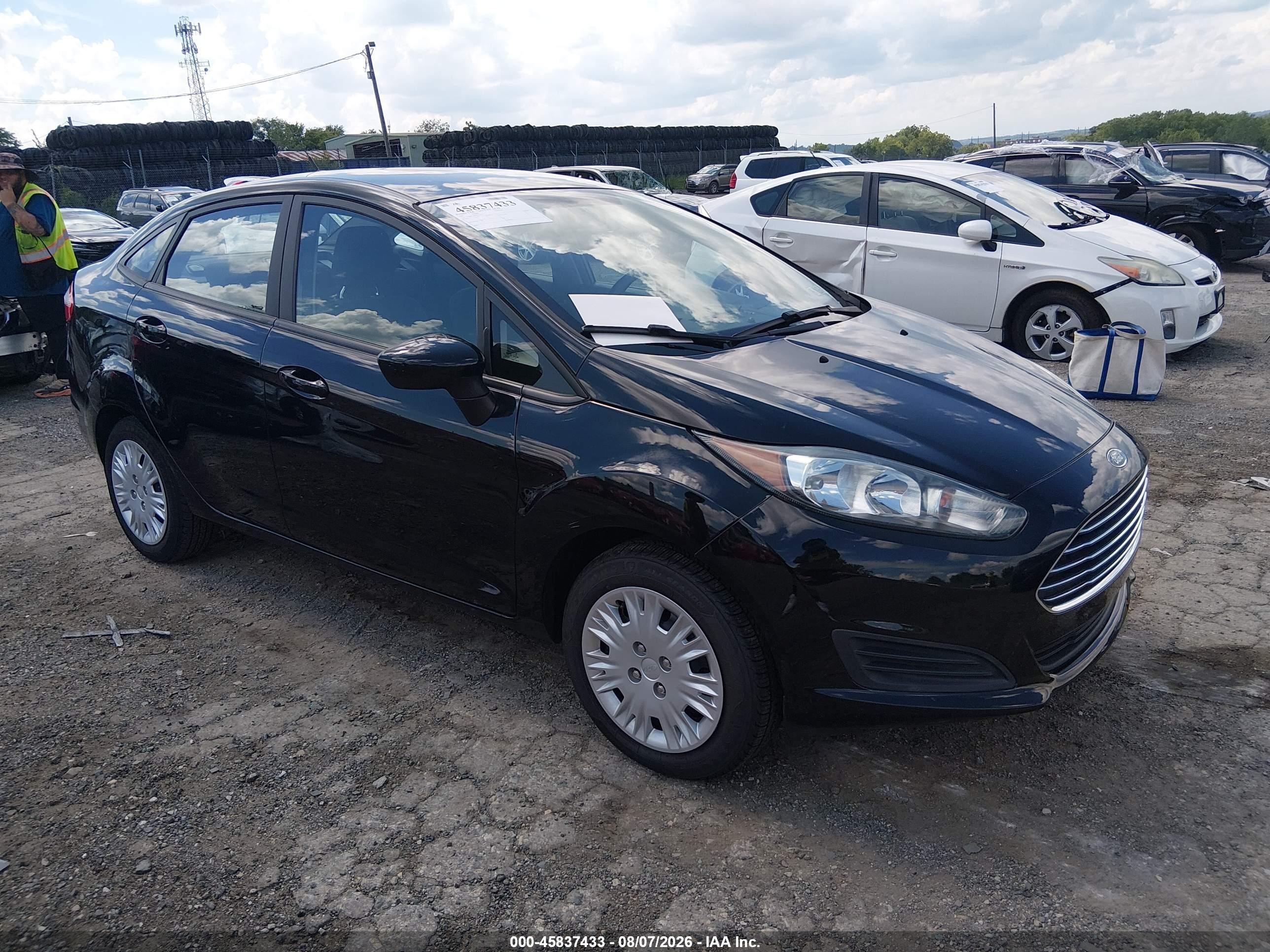 2017 Ford Fiesta S, VIN 3FADP4AJ0HM139572 — Normal wear