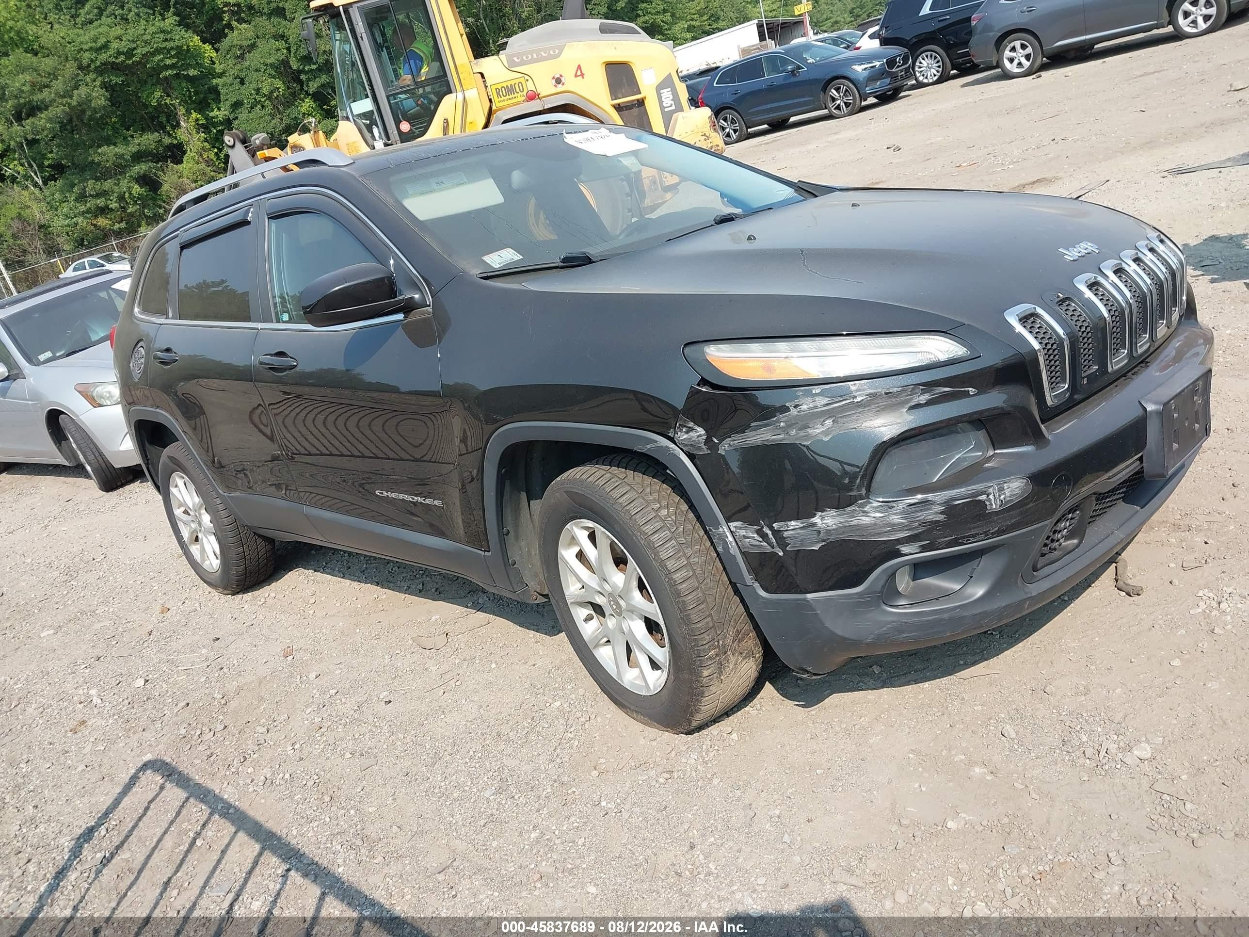 2014 Jeep Cherokee Latitude, VIN 1C4PJMCS8EW268413 — All over