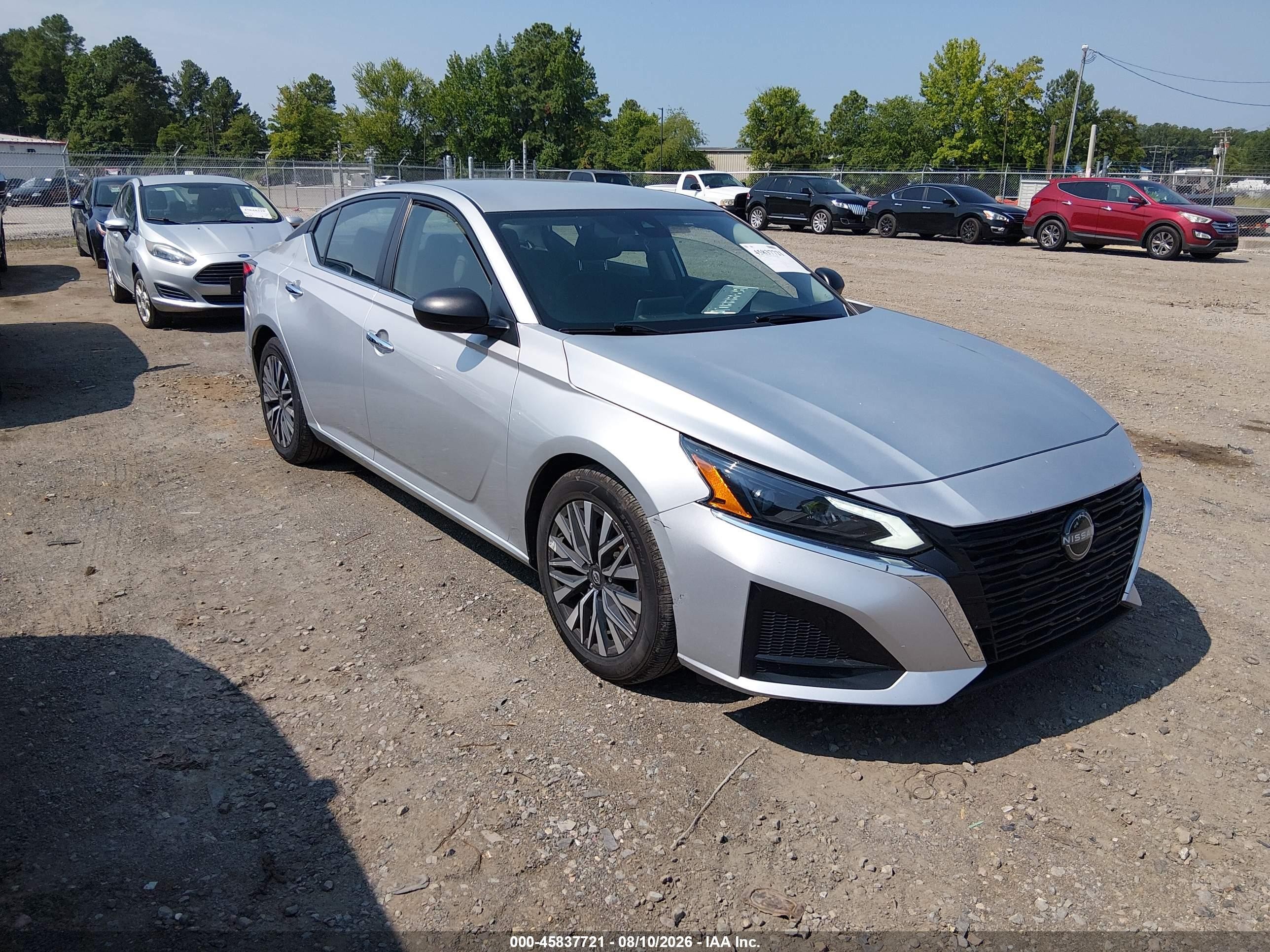 2024 Nissan Altima SV, VIN 1N4BL4DV5RN328050 — Front end