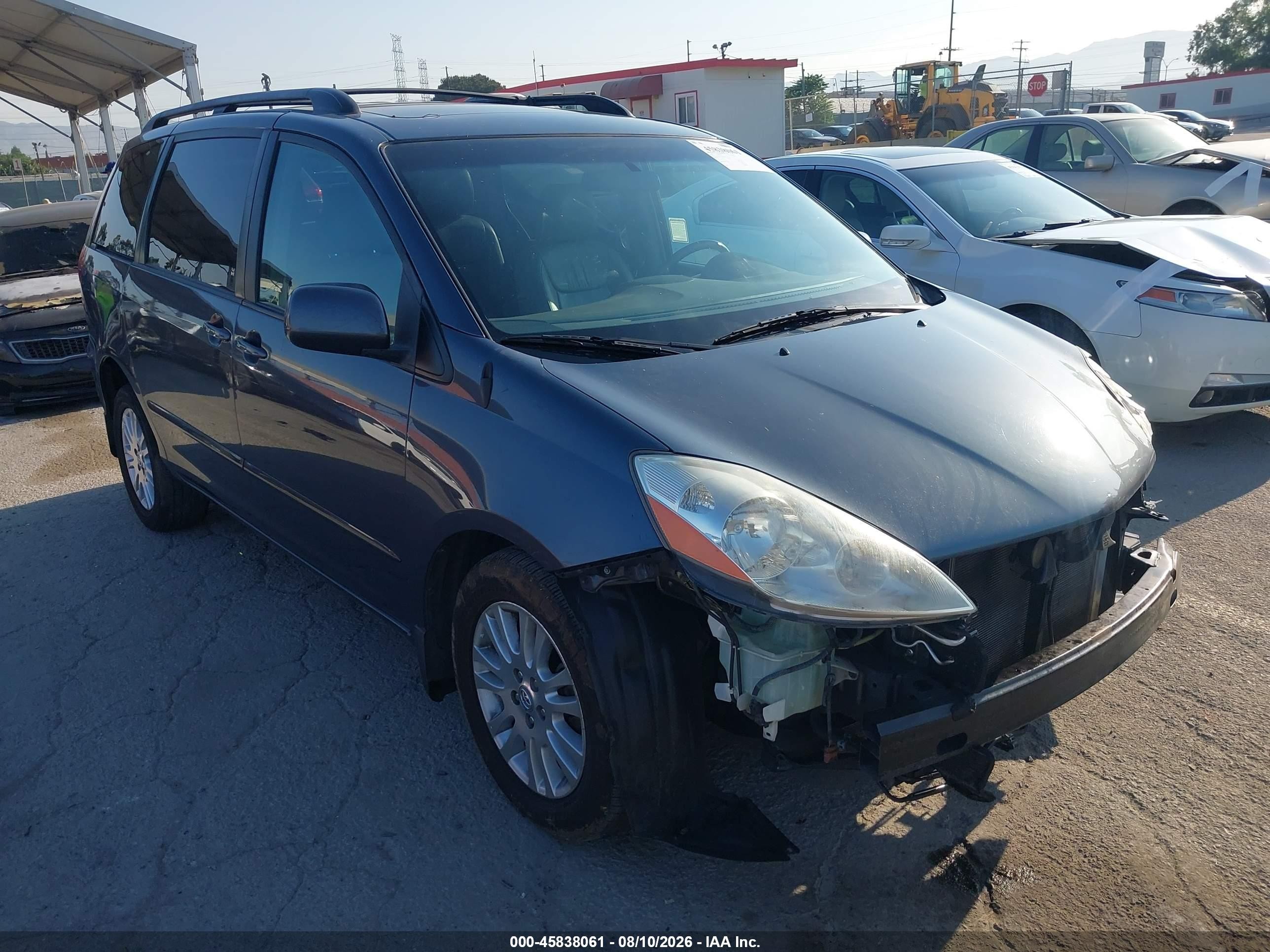2010 Toyota Sienna XLE Limited, VIN 5TDDK4CC5AS032966 — Front end