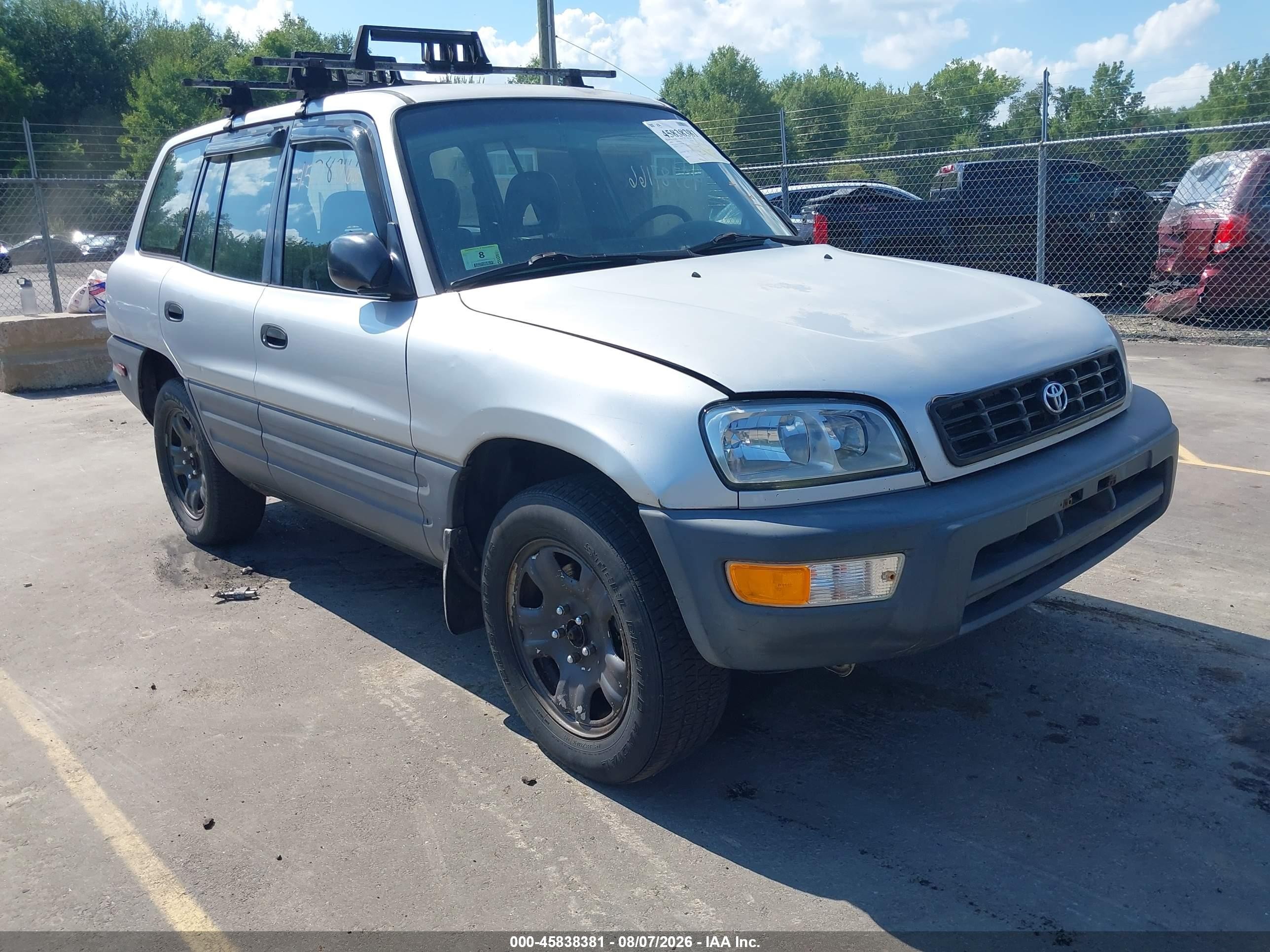 1998 Toyota RAV4, VIN JT3HP10V9W0183900 — Normal wear