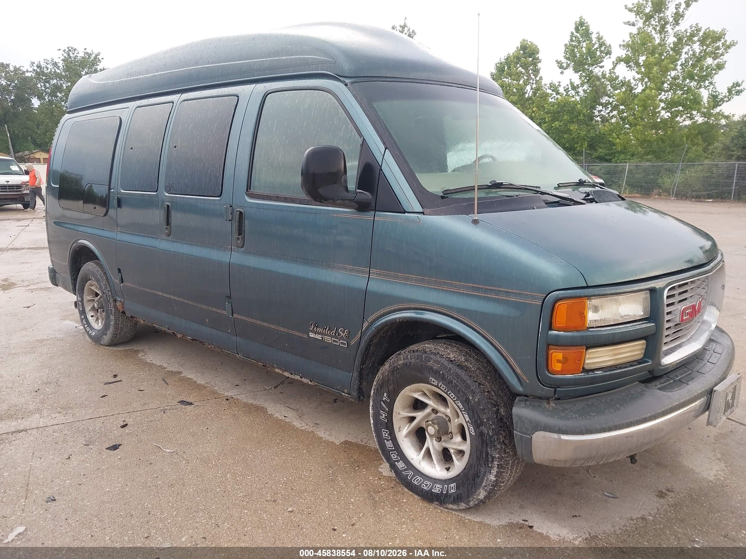 1999 GMC Savana Cargo RV Conversion, VIN 1GDFG15R8X1027188 — Normal wear
