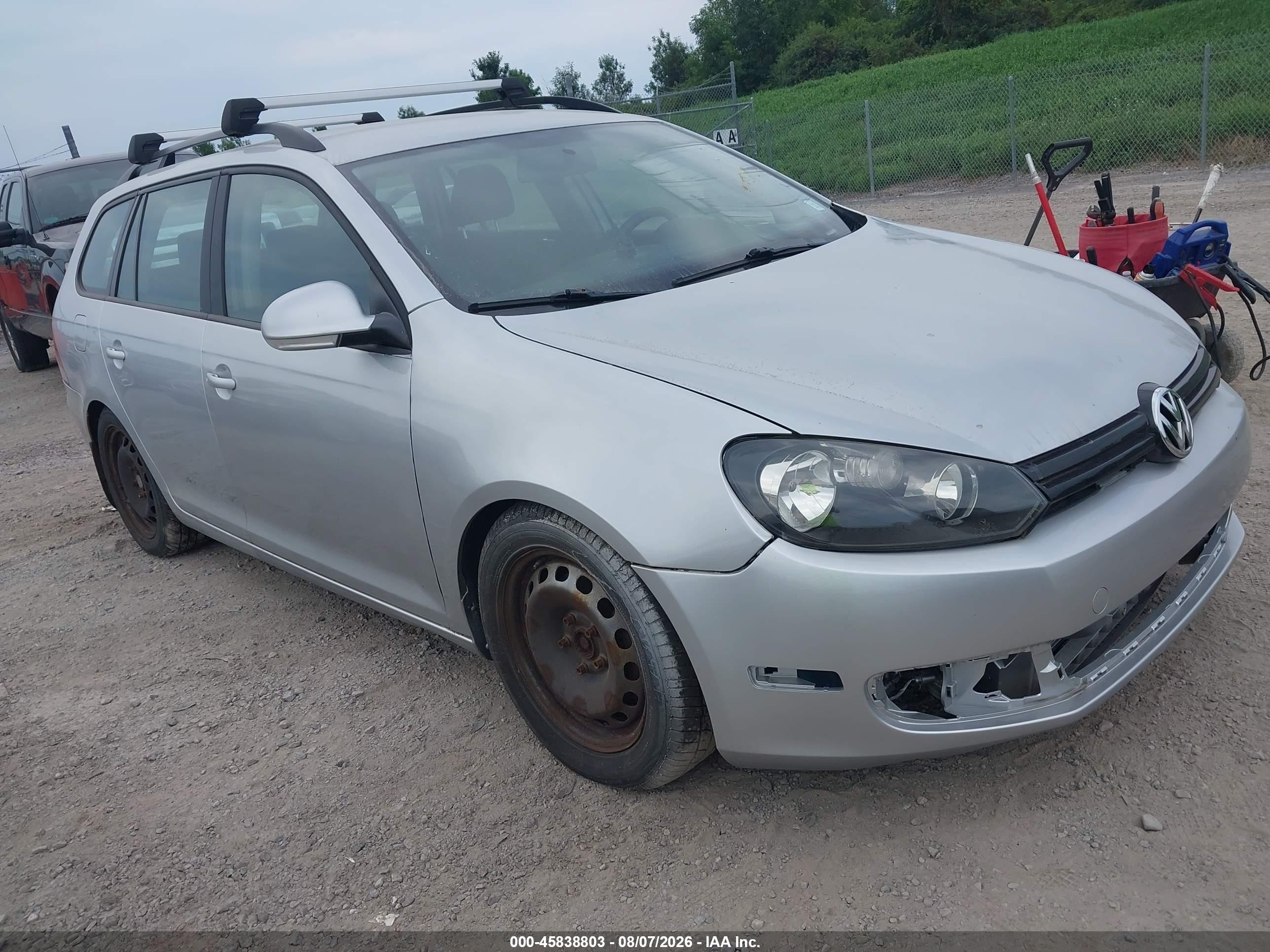 2013 Volkswagen Jetta SE, VIN 3VWPP7AJ0DM666057 — Front end