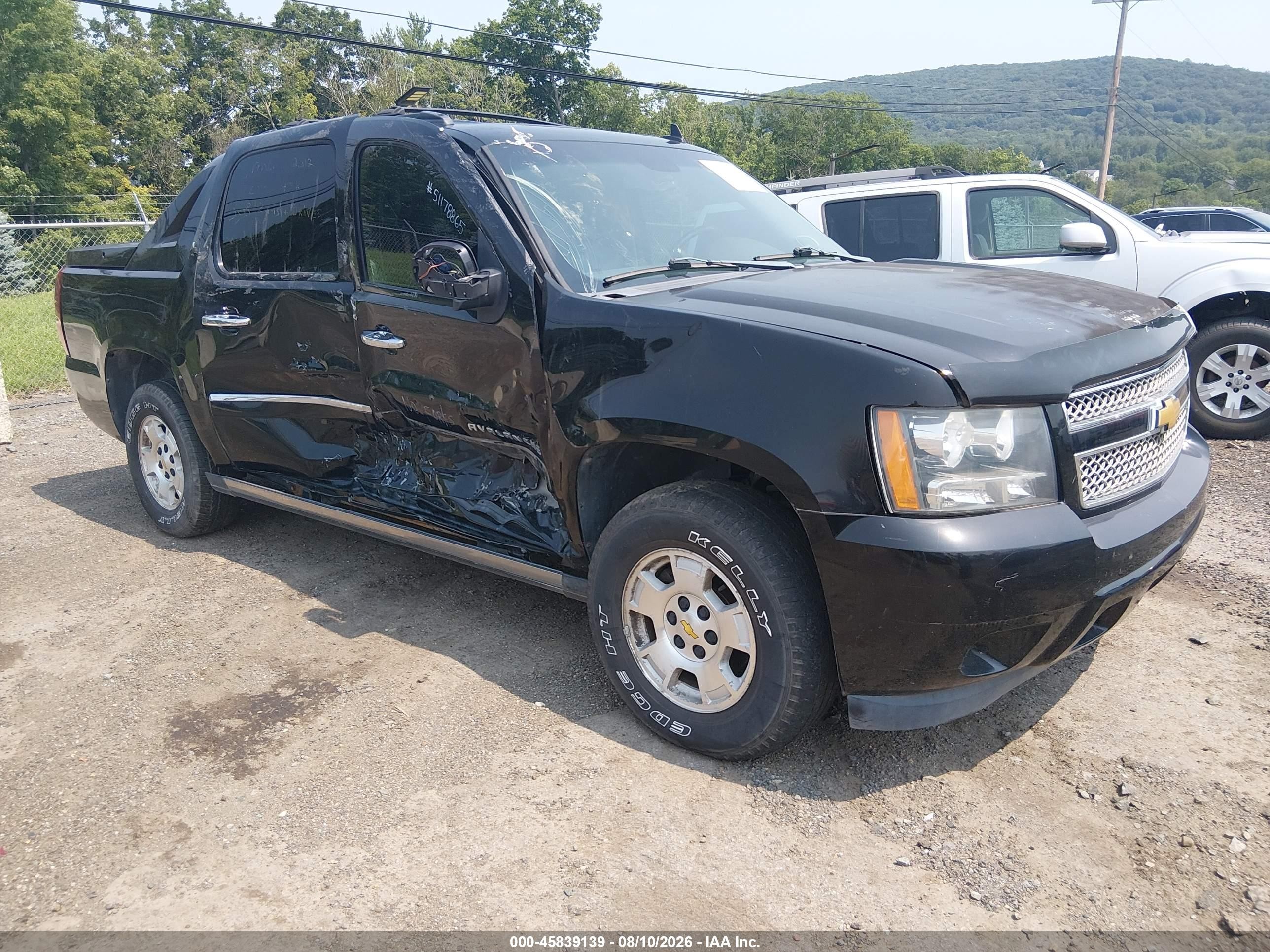 2012 Chevrolet Avalanche LTZ, VIN 3GNTKGE70CG217254 — Side