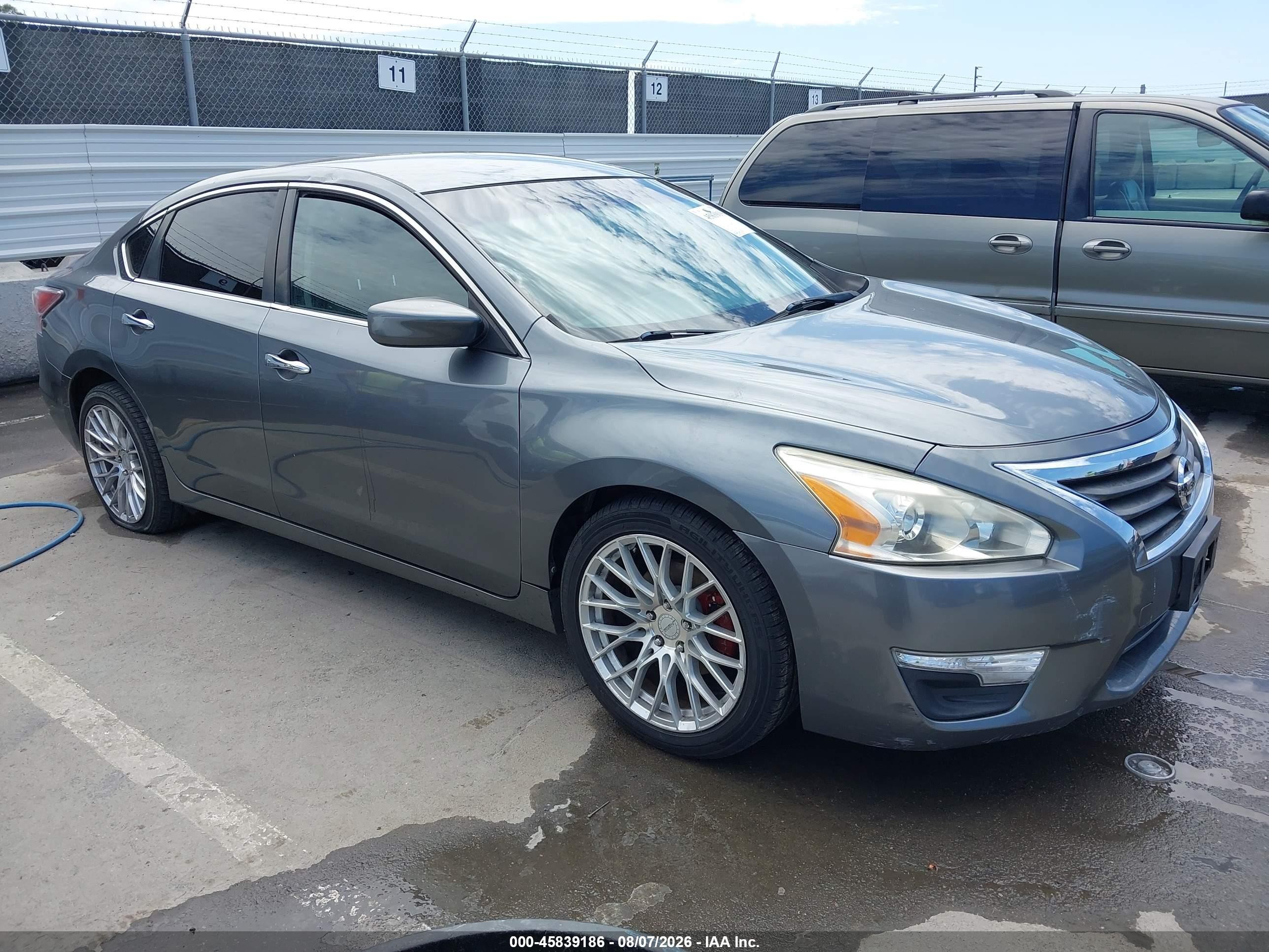 2014 Nissan Altima 2.5, VIN 1N4AL3AP5EN339507 — Normal wear