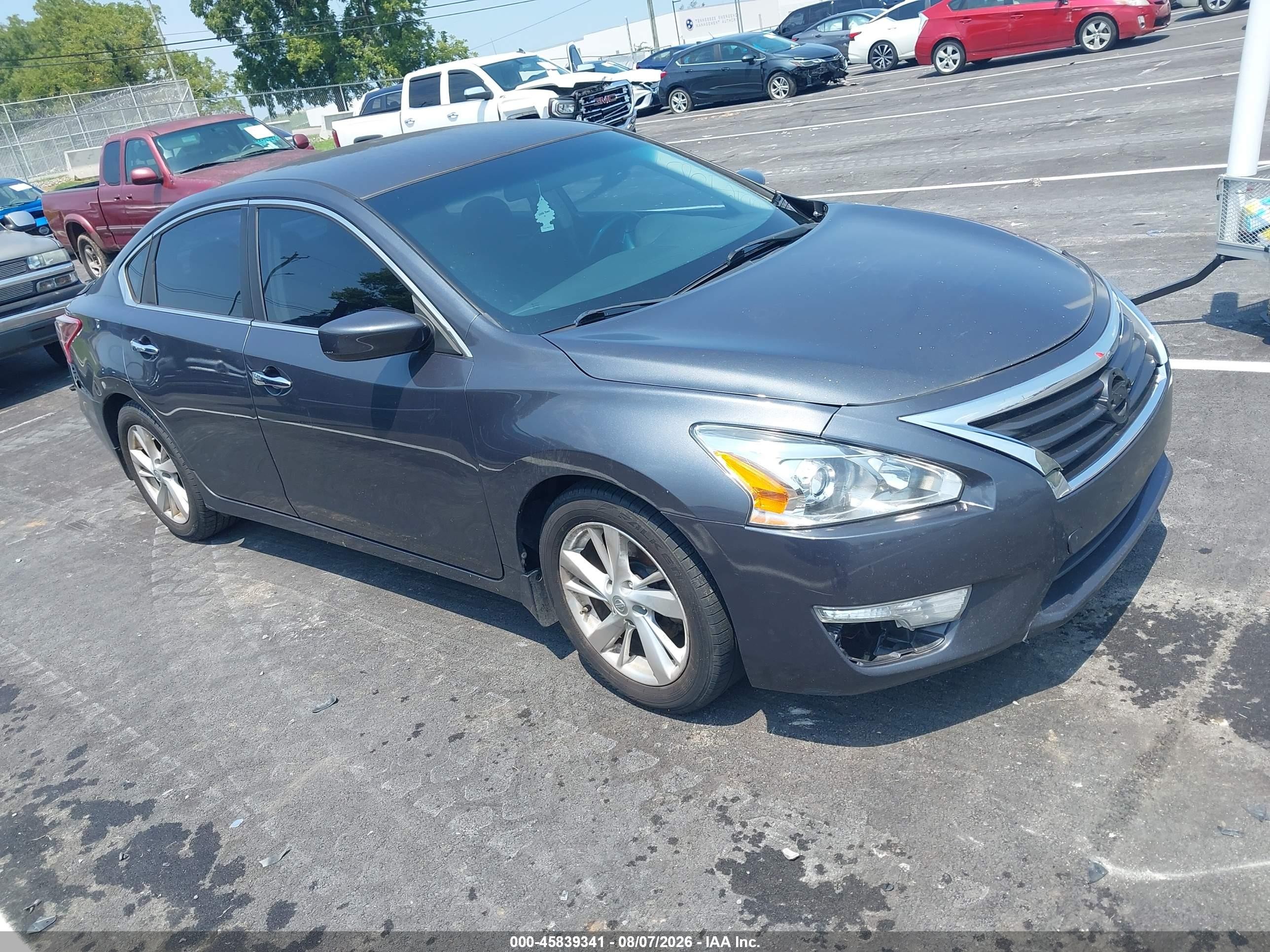2013 Nissan Altima SV, VIN 1N4AL3AP9DC185622 — Normal wear
