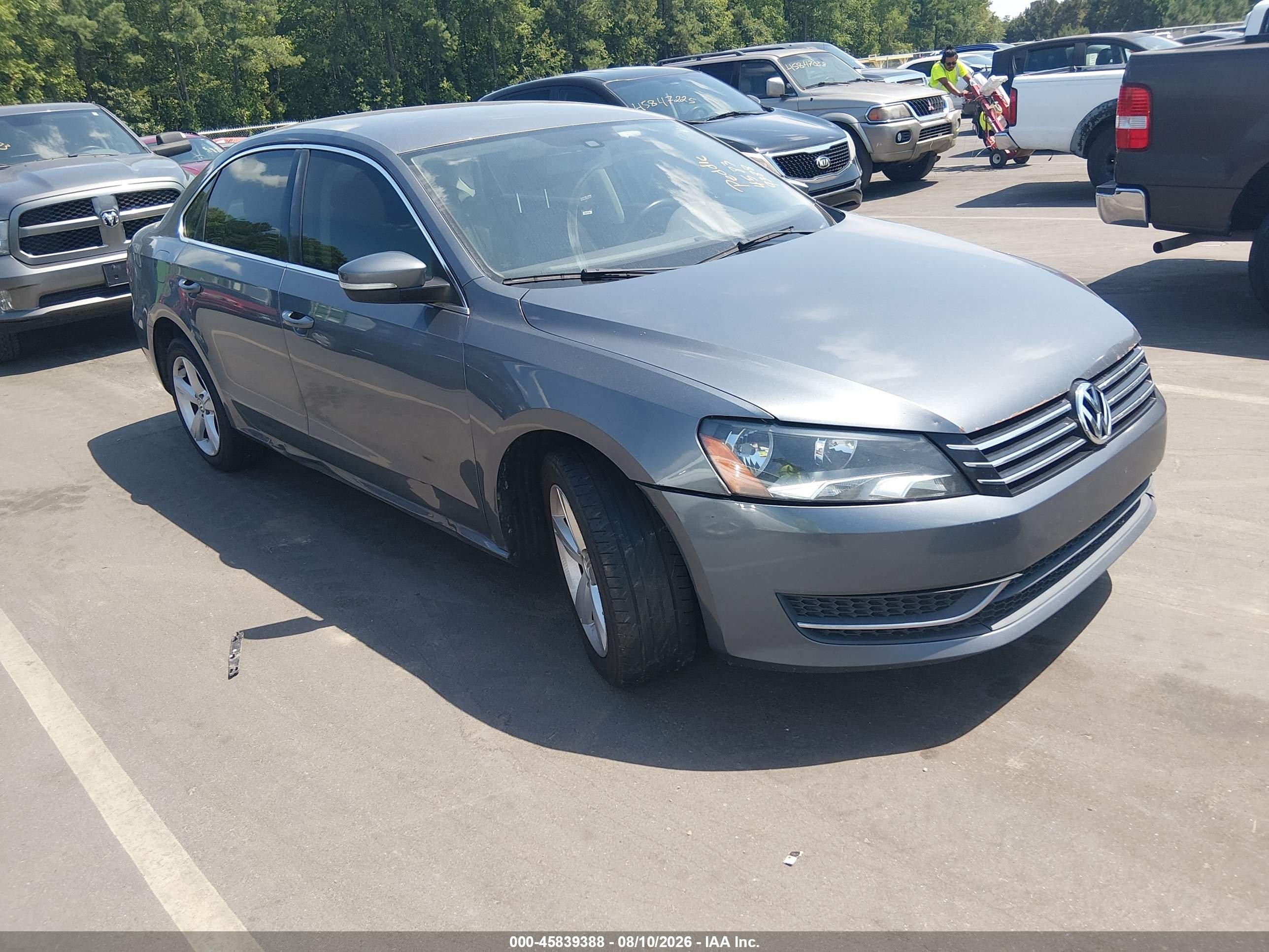 2015 Volkswagen Passat SE, VIN 1VWBT7A31FC014110 — Обычный износ
