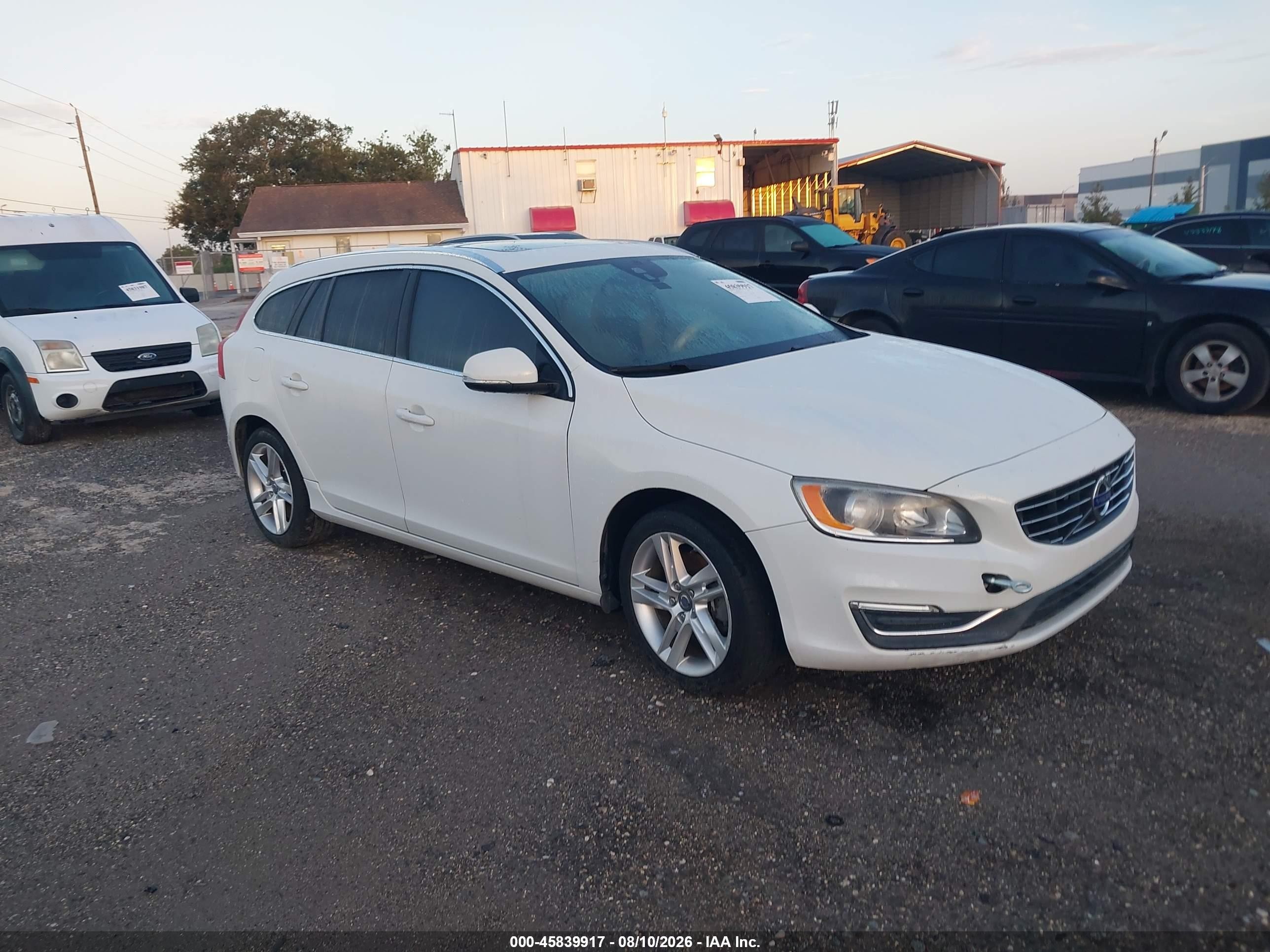 2015 Volvo V60 T5 Drive-E Premier, VIN YV140MEB5F1213574 — Normal wear