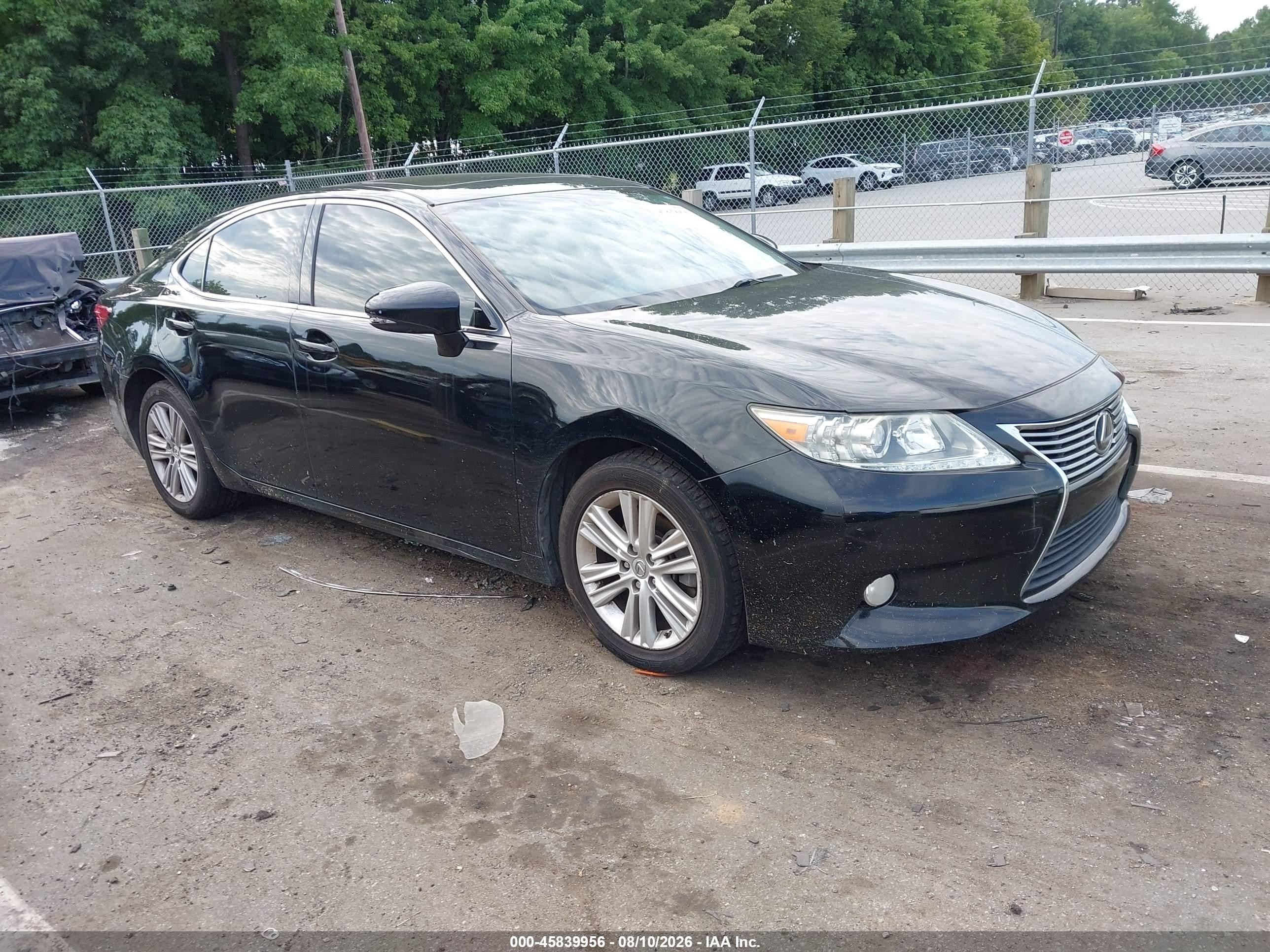 2014 Lexus ES 330, VIN JTHBK1GG8E2087510 — Normal wear