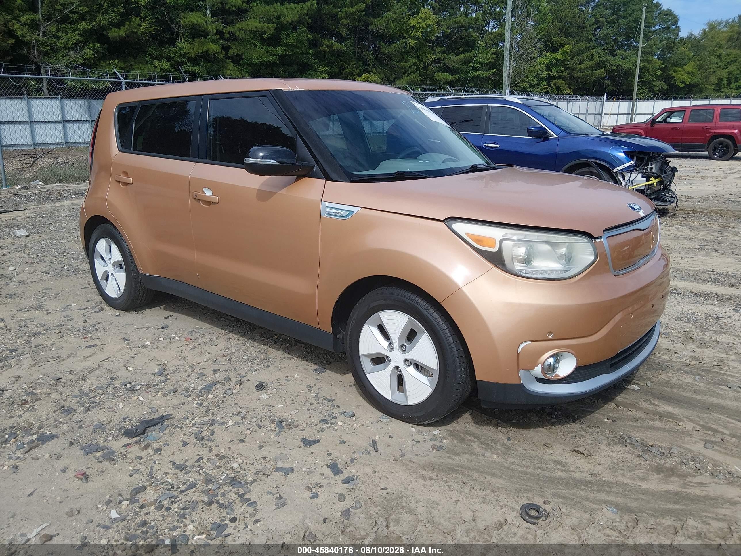 2016 Kia Soul +, VIN KNDJX3AE2G7005505 — Rear end