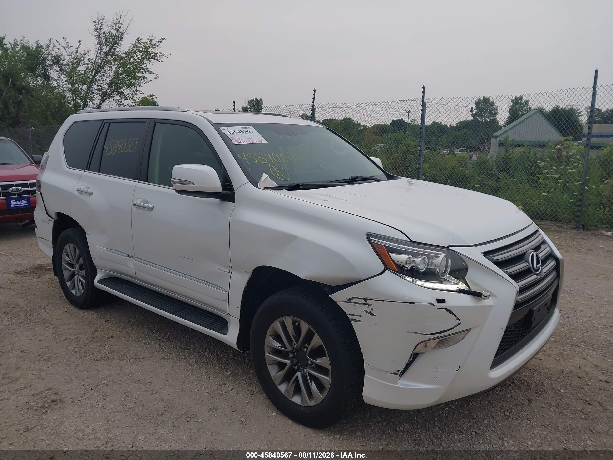 2015 Lexus GX 460 Luxury, VIN JTJJM7FX0F5108004 — Бок