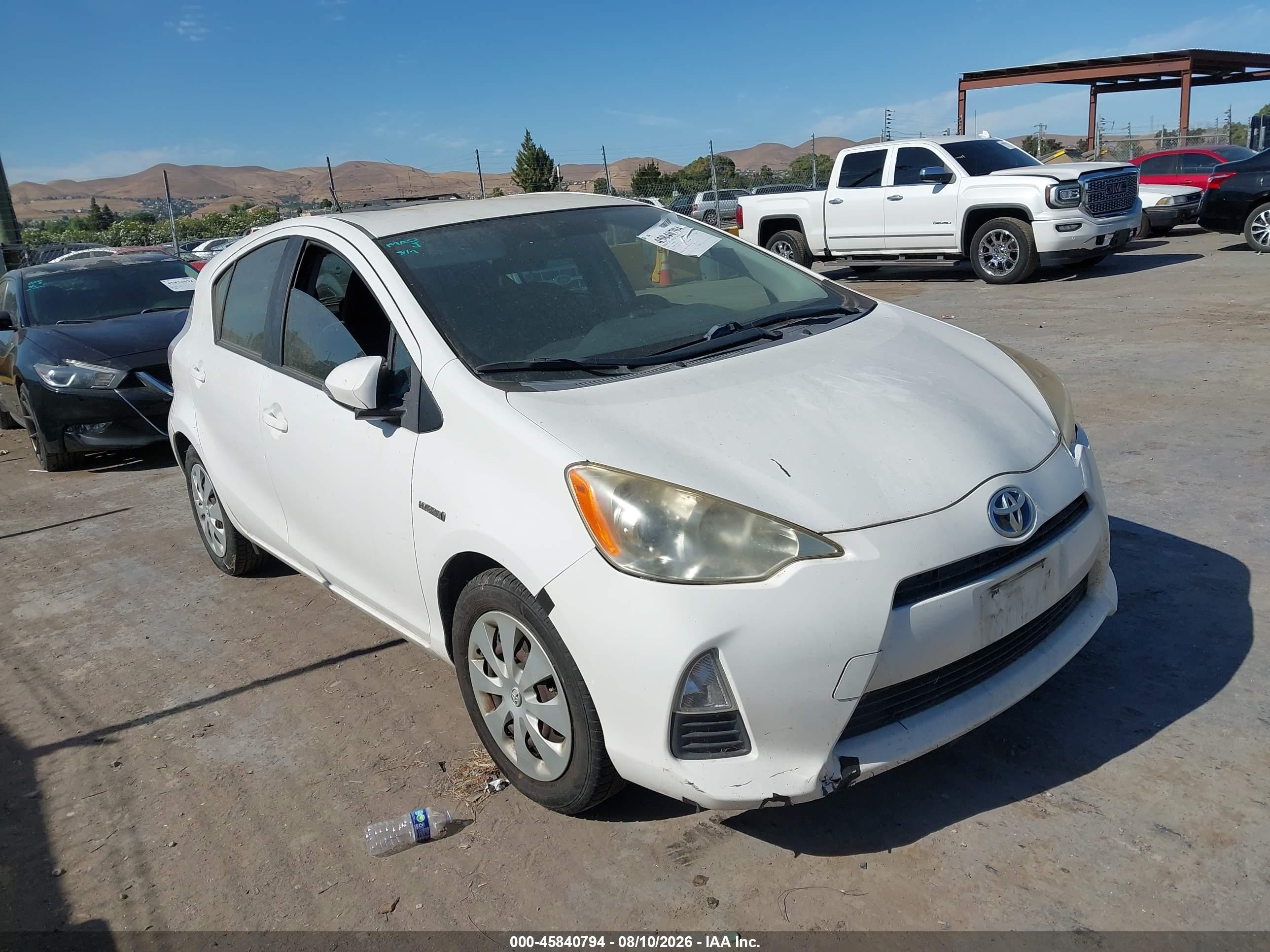 2013 Toyota Prius Two, VIN JTDKDTB3XD1550151 — Normal wear