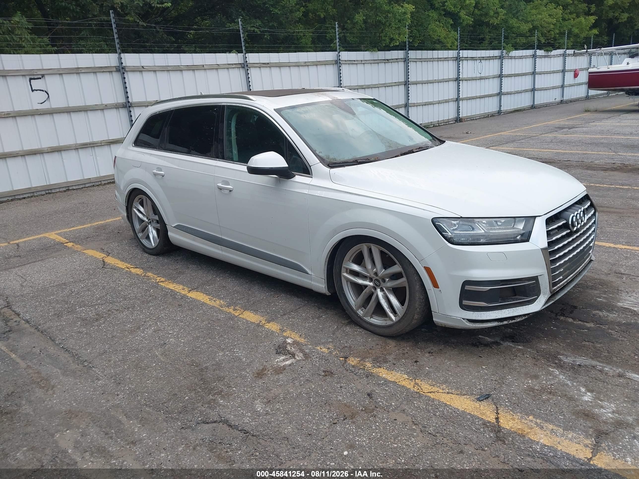 2017 Audi Q7 Prestige, VIN WA1VAAF76HD007966 — Normal wear
