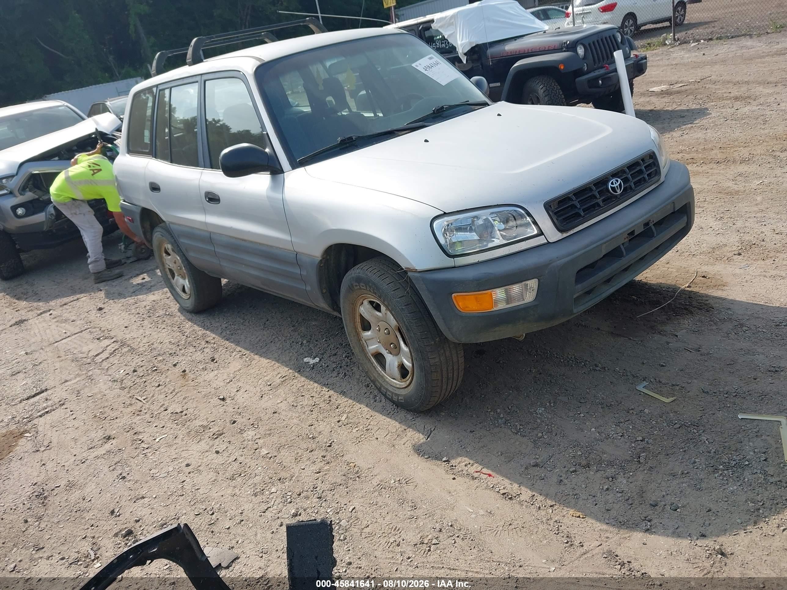 1998 Toyota RAV4, VIN JT3HP10V8W0171916 — Normal wear