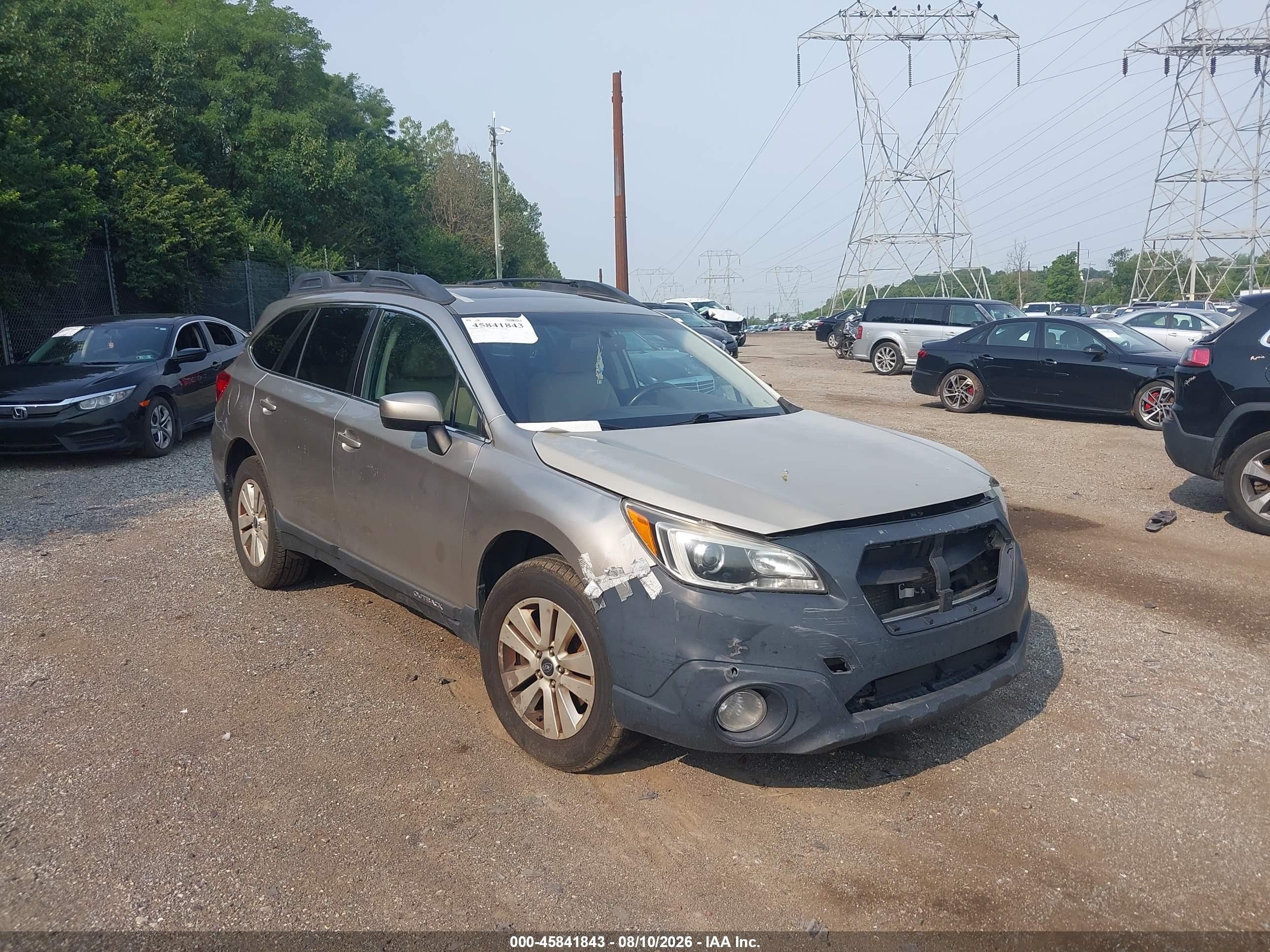 2015 Subaru Outback Premium, VIN 4S4BSADC2F3242644 — Normal wear
