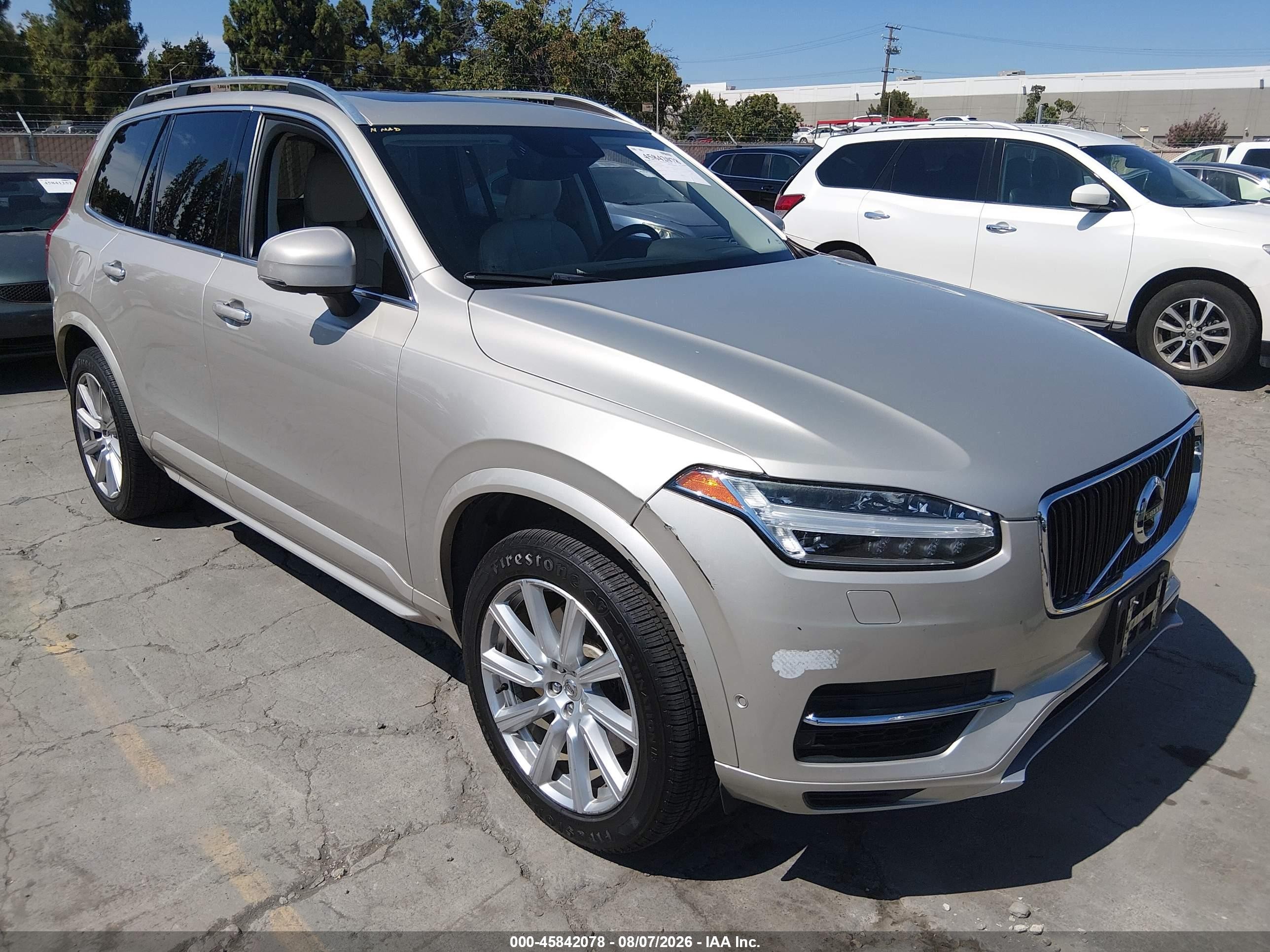 2016 Volvo XC90 T8 Momentum, VIN YV4BC0PK0G1053063 — Normal wear