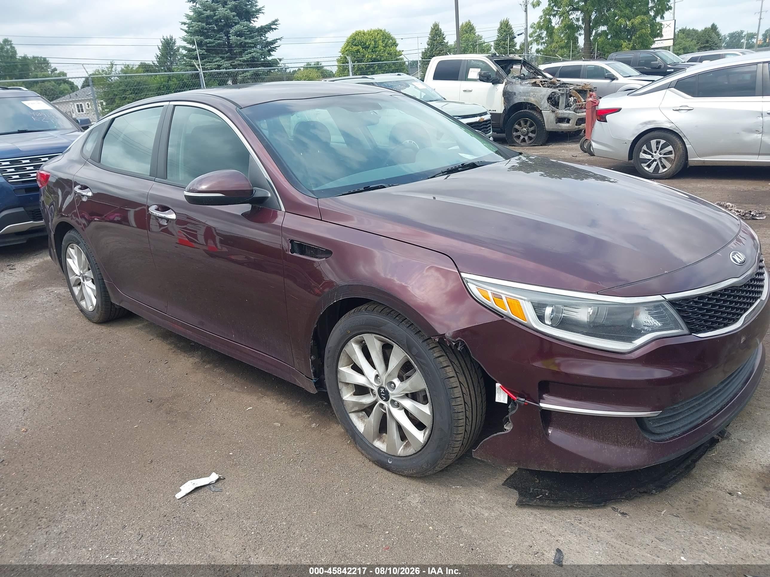 2016 Kia Optima LX, VIN 5XXGT4L37GG021620 — Front end