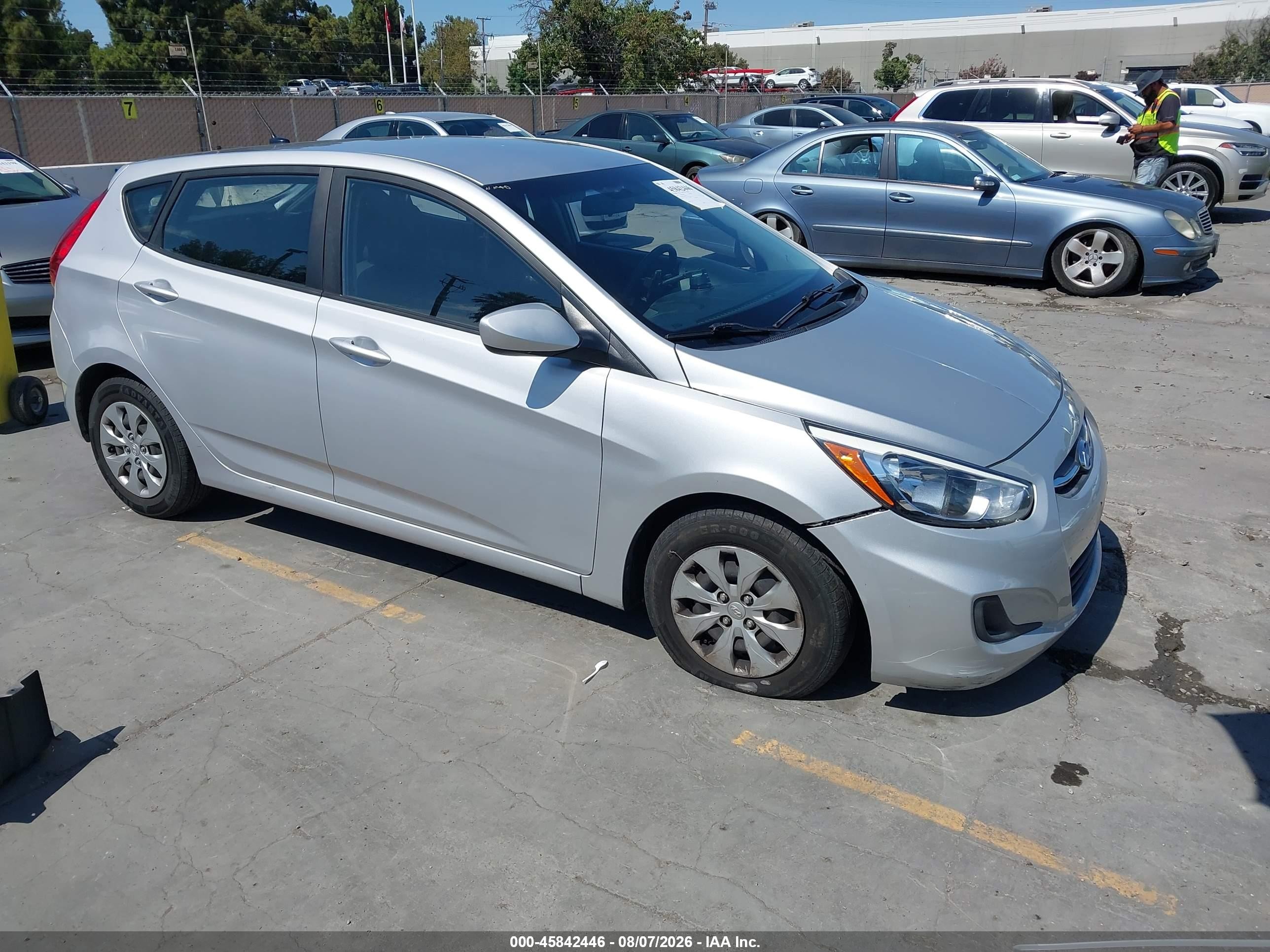 2016 Hyundai Accent SE, VIN KMHCT5AE8GU281121 — Normal wear