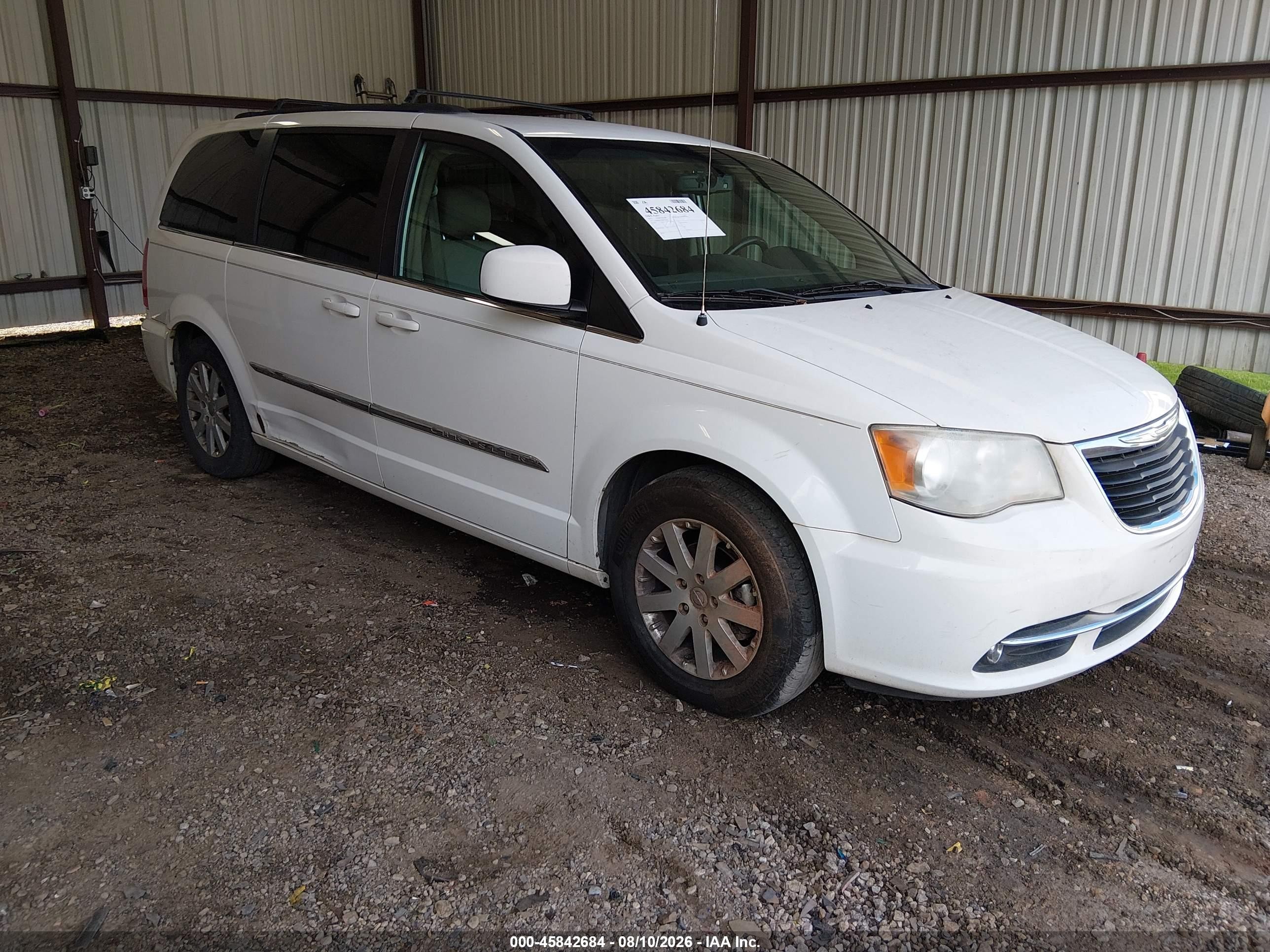 2011 Chrysler Town & Country Touring L, VIN 2A4RR8DG3BR616040 — Side