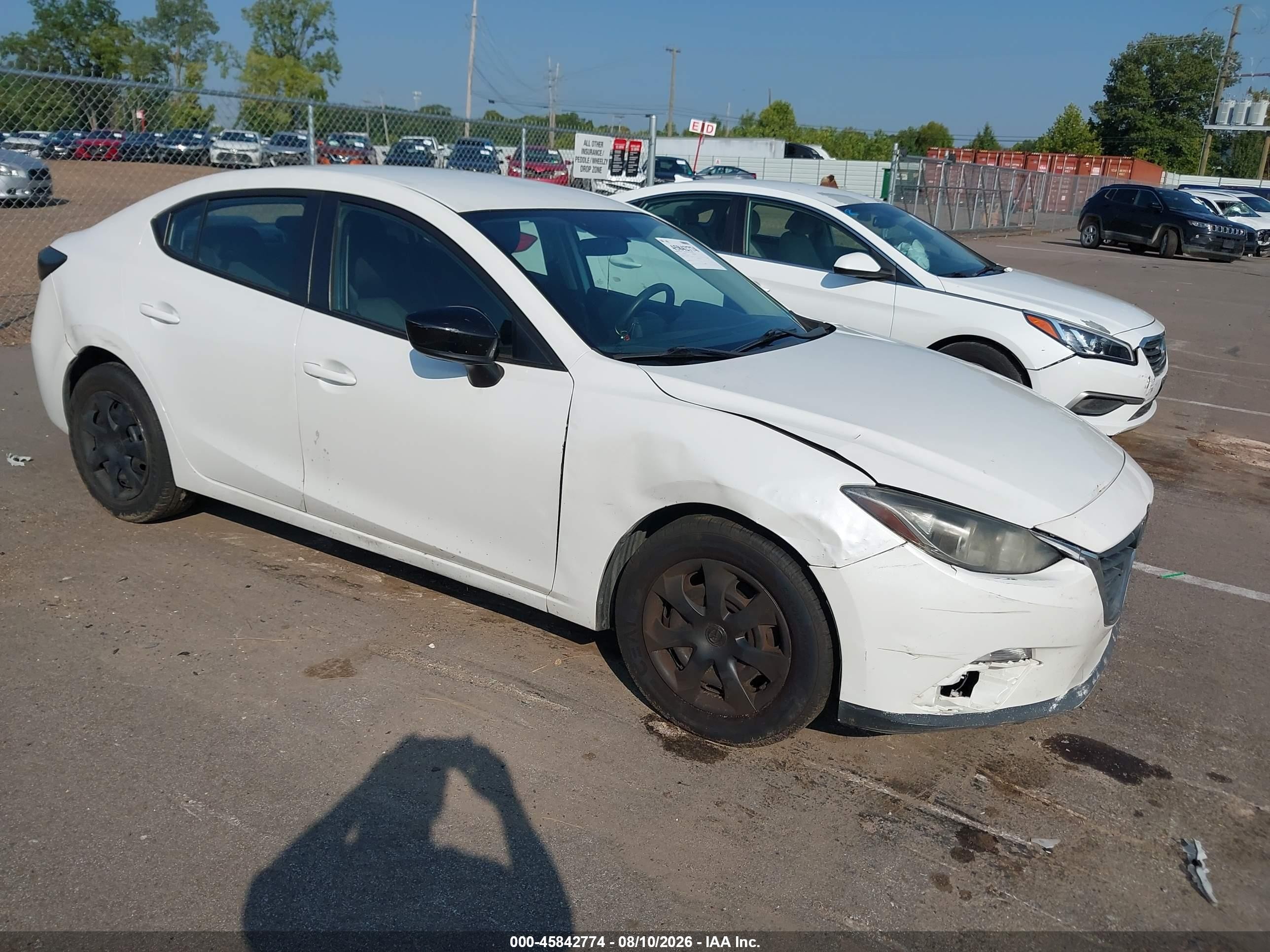 2014 Mazda 3 i SV, VIN JM1BM1T78E1128340 — Normal wear