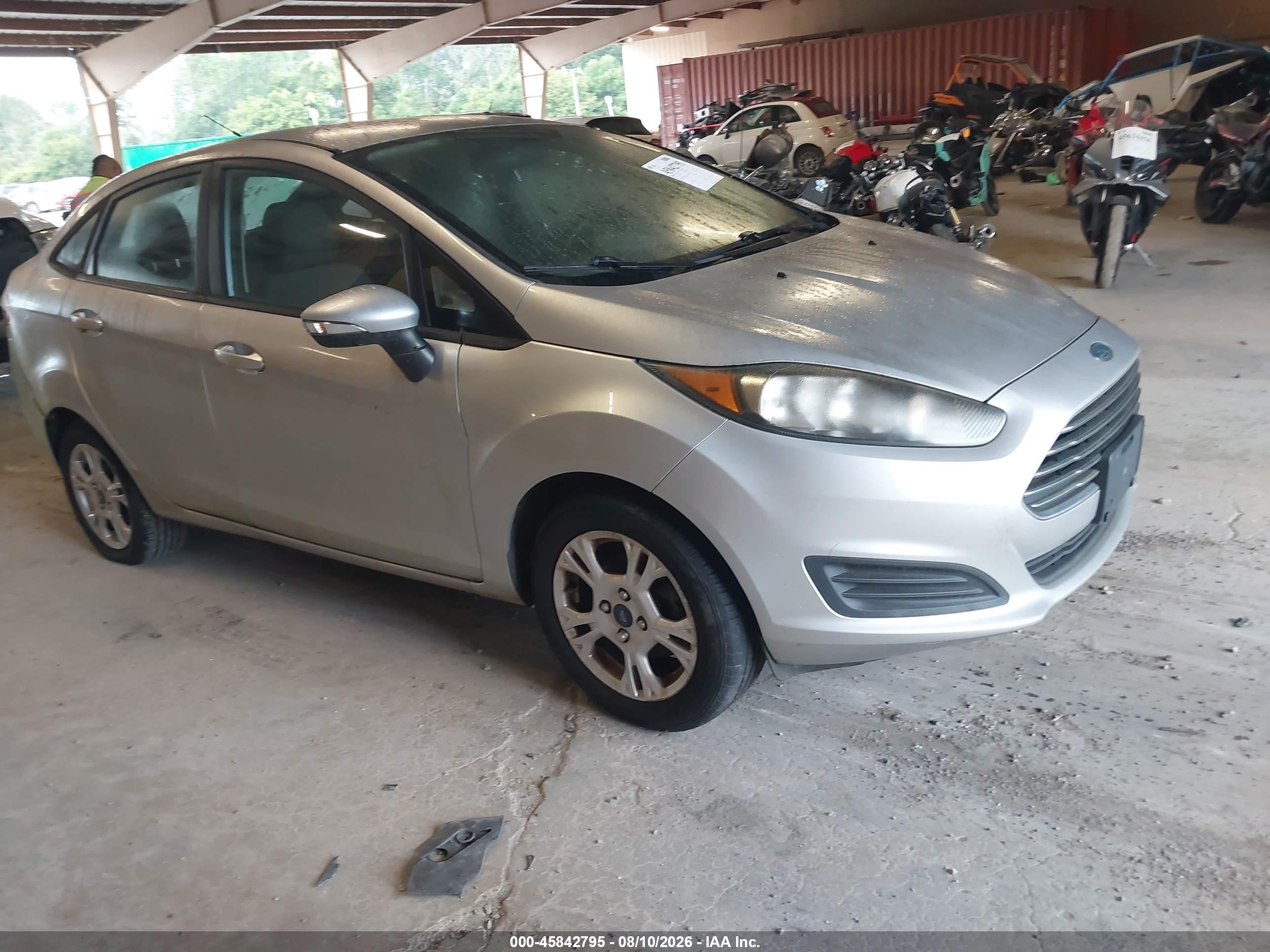 2015 Ford Fiesta SE, VIN 3FADP4BJ7FM187730 — Normal wear