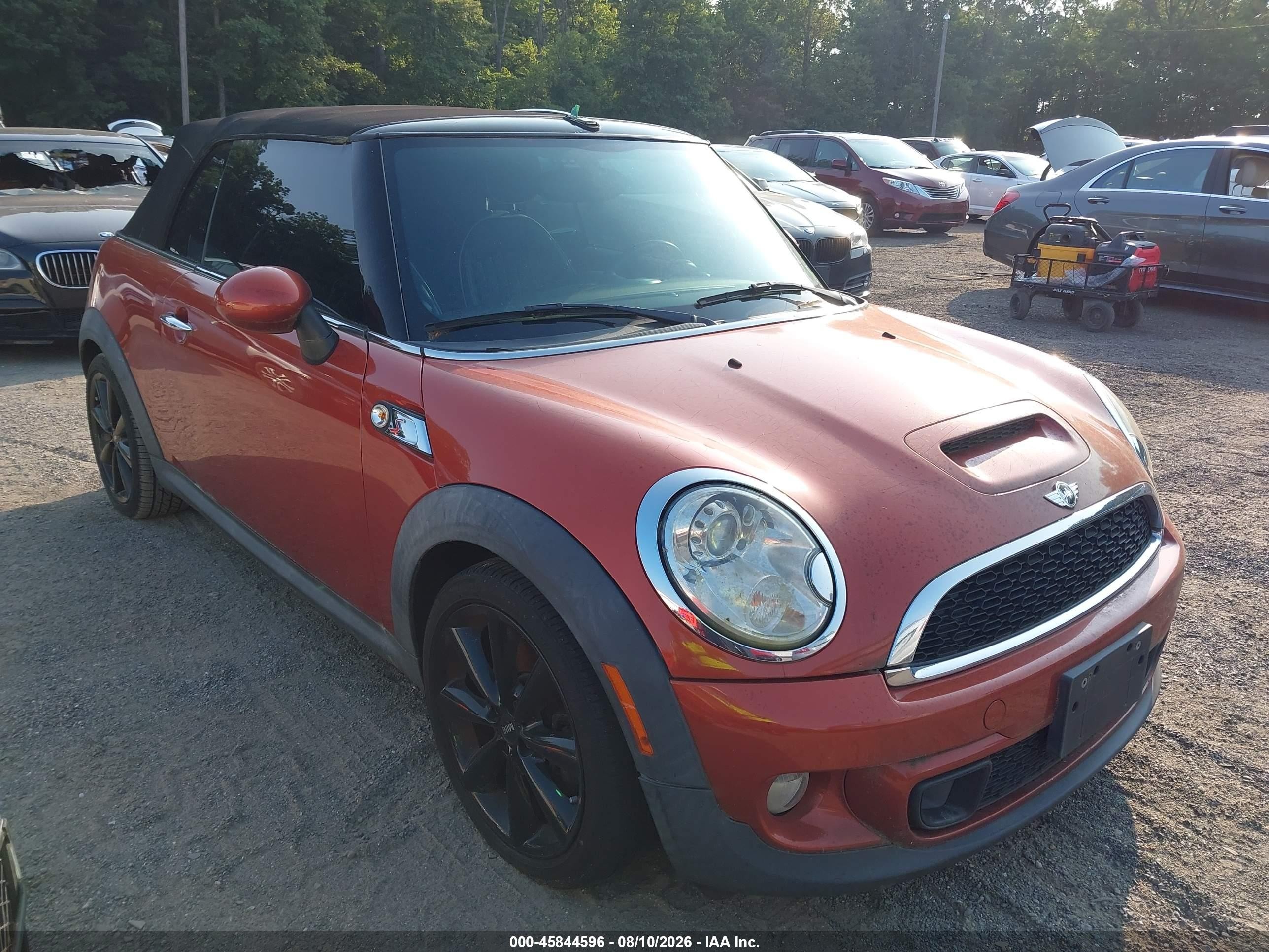 2014 MINI Convertible S, VIN WMWZP3C50ET707422 — Обычный износ