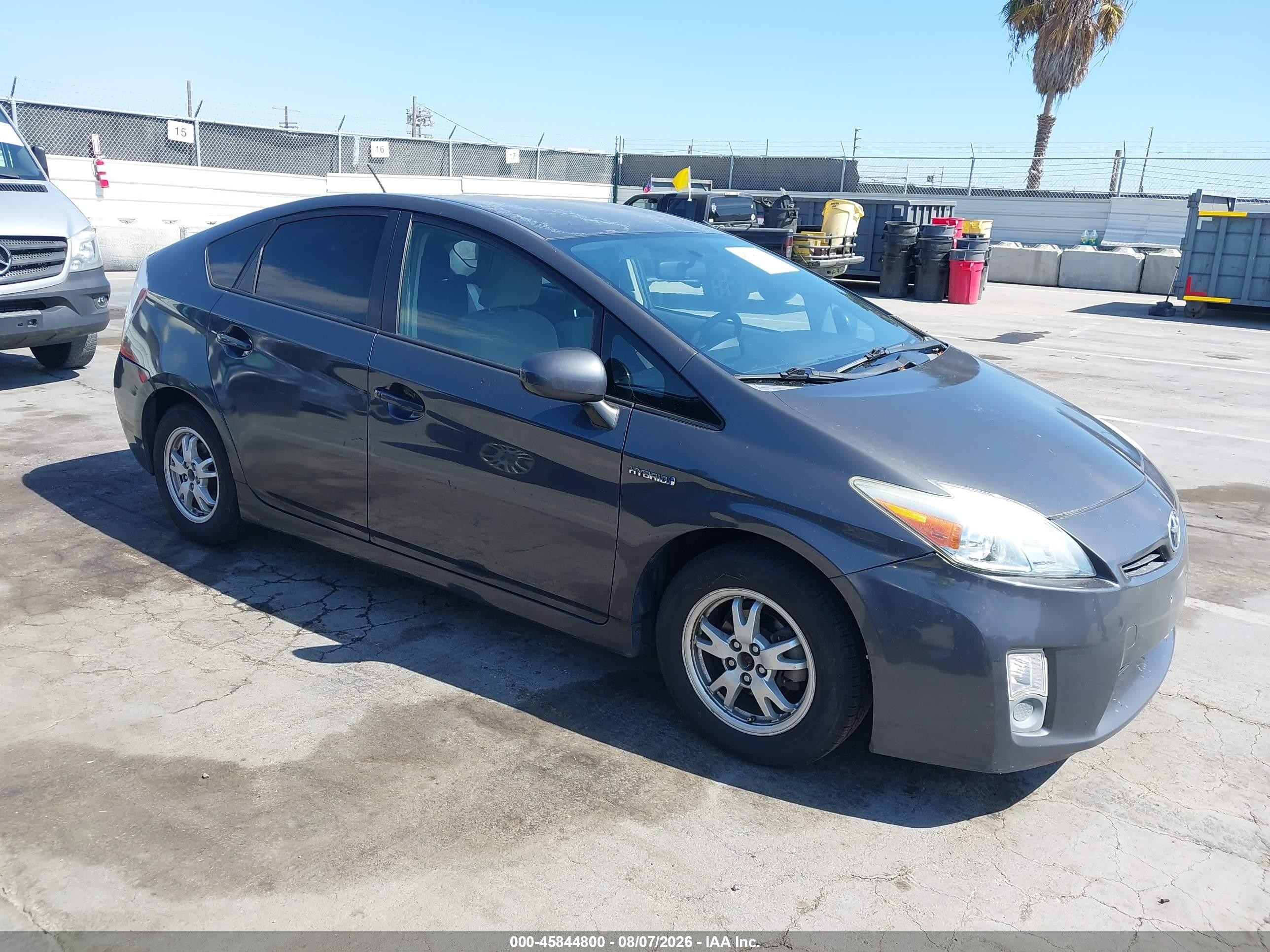 2011 Toyota Prius II, VIN JTDKN3DU1B0264582 — Normal wear