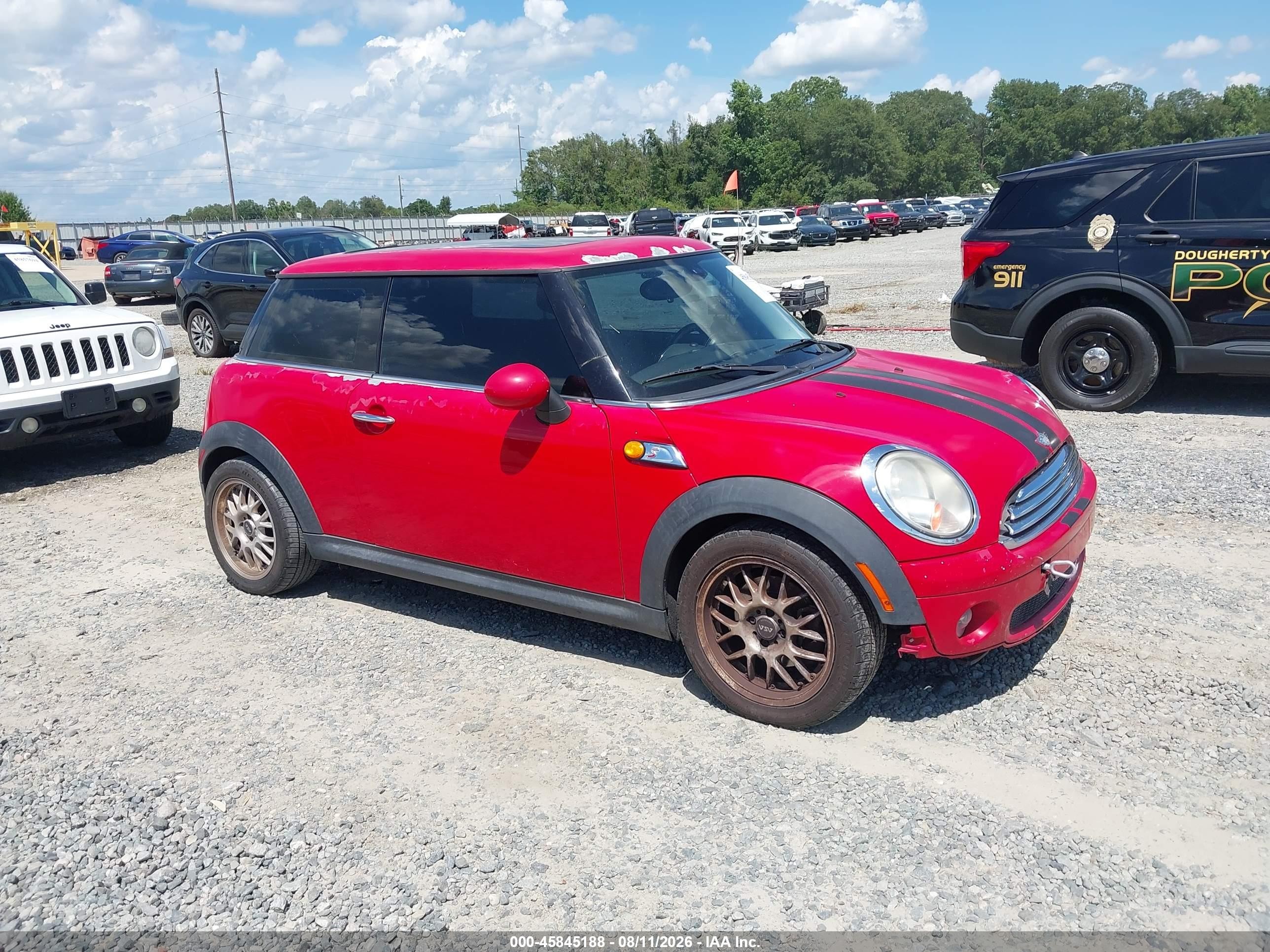 2009 MINI Hardtop, VIN WMWMF33509TT69698 — Normal wear